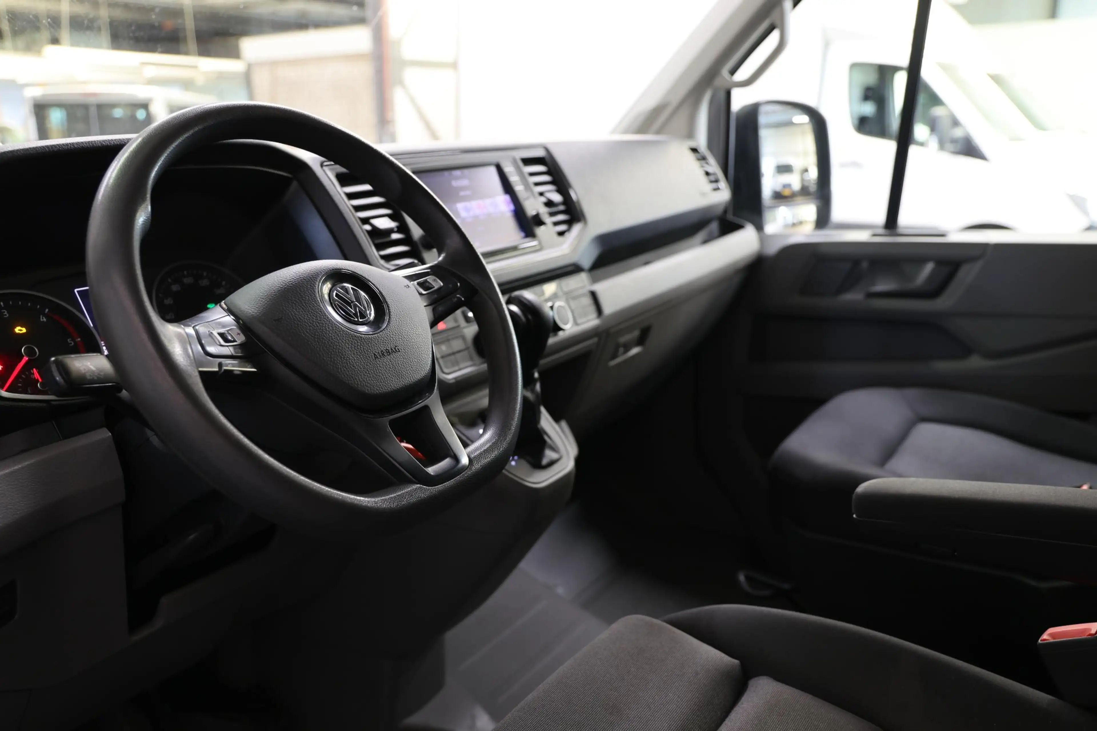 Volkswagen Crafter 2.0 TDI AUTOMAAT L3H3 LAADKLEP EN TREKHAAK — photo 20