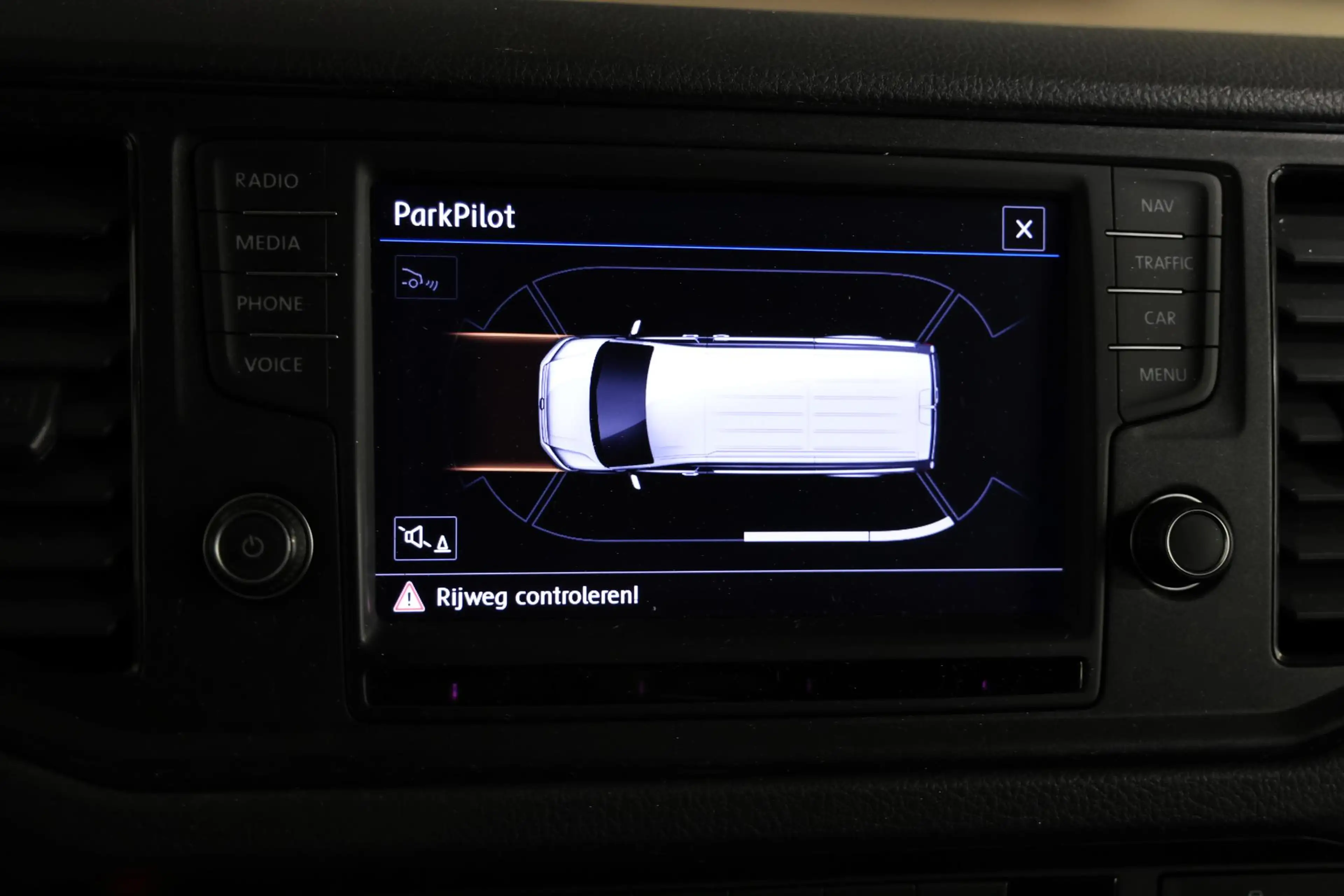 Volkswagen Crafter 2.0 TDI AUTOMAAT L3H3 LAADKLEP EN TREKHAAK — photo 11
