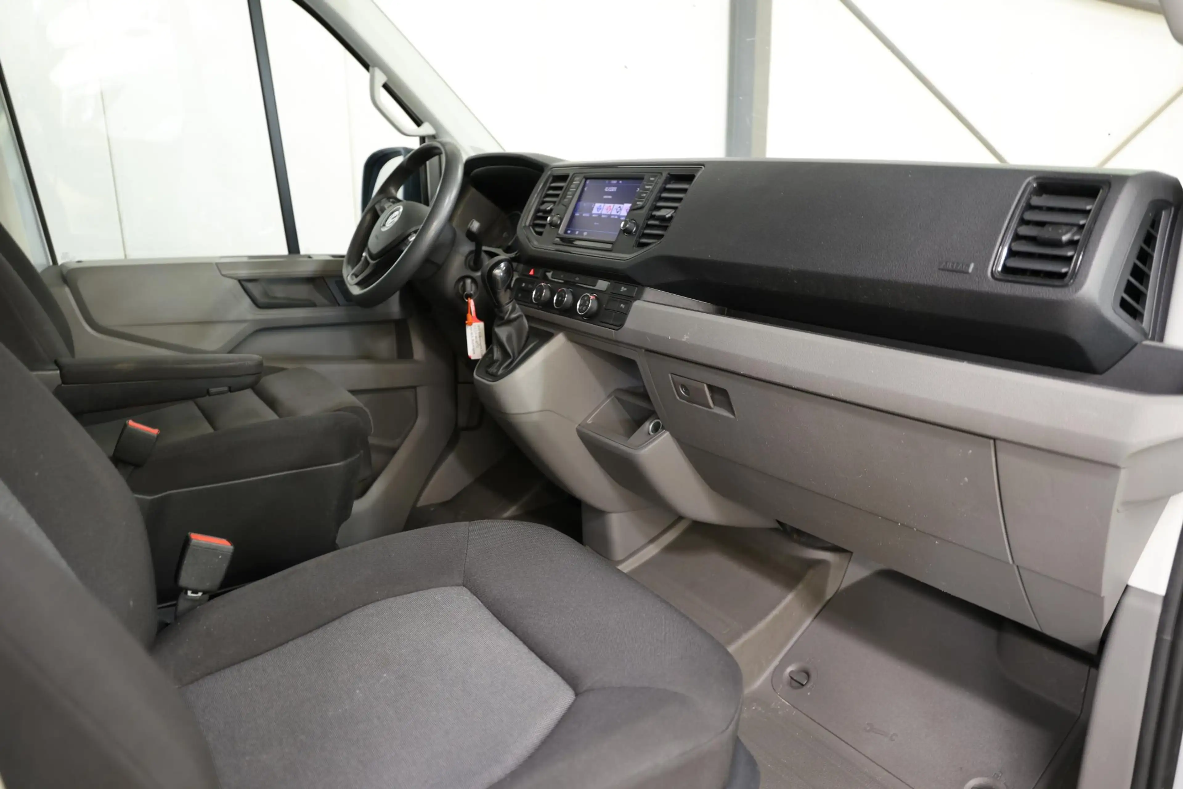 Volkswagen Crafter 2.0 TDI AUTOMAAT L3H3 LAADKLEP EN TREKHAAK — photo 9