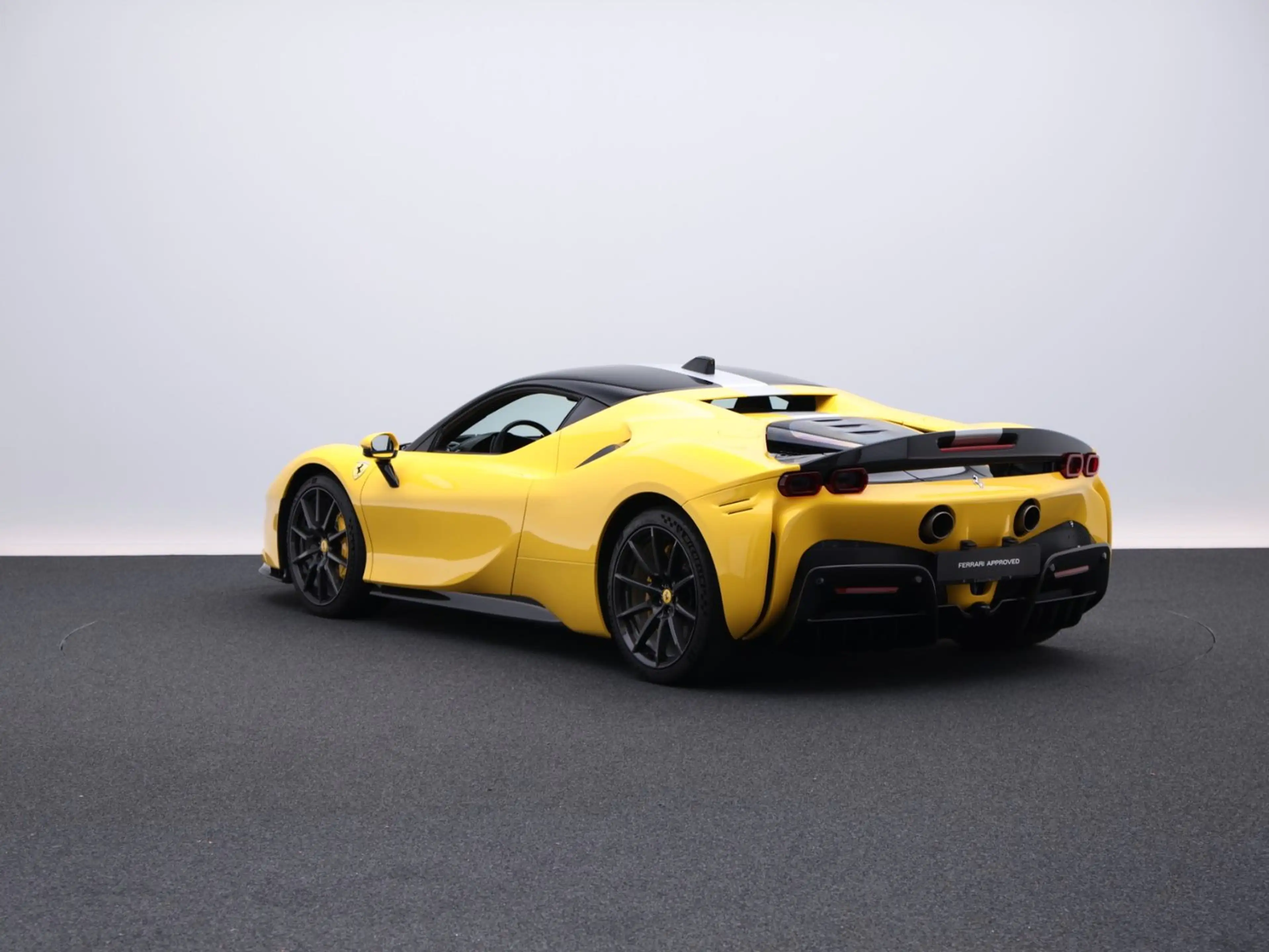 Ferrari SF90 Stradale Assetto Fiorano*Ferrari Frankfurt* — photo 8