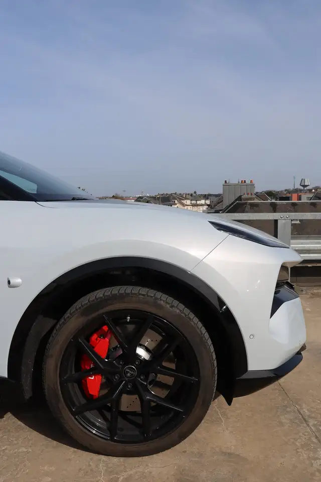 Lotus Eletre 2026