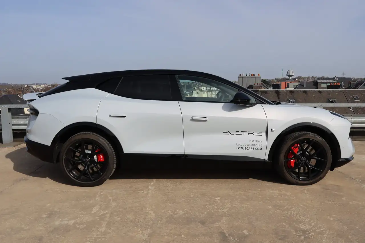 Lotus Eletre 2026