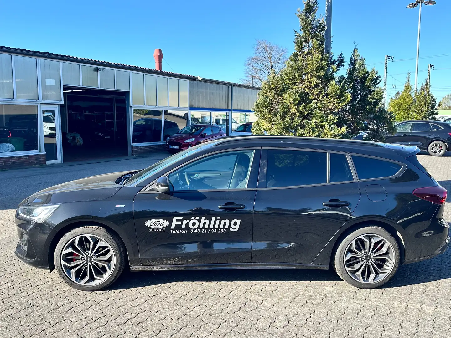 Ford Focus Turnier ST-LINE +Winterpaket+ACC+RFK+ Schwarz - 2