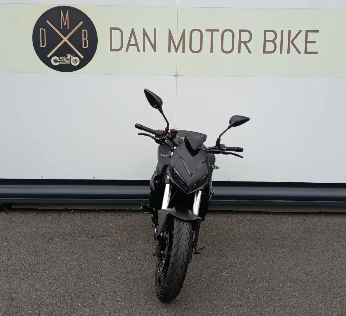 QJ Motor SRK 700 Noir - 2