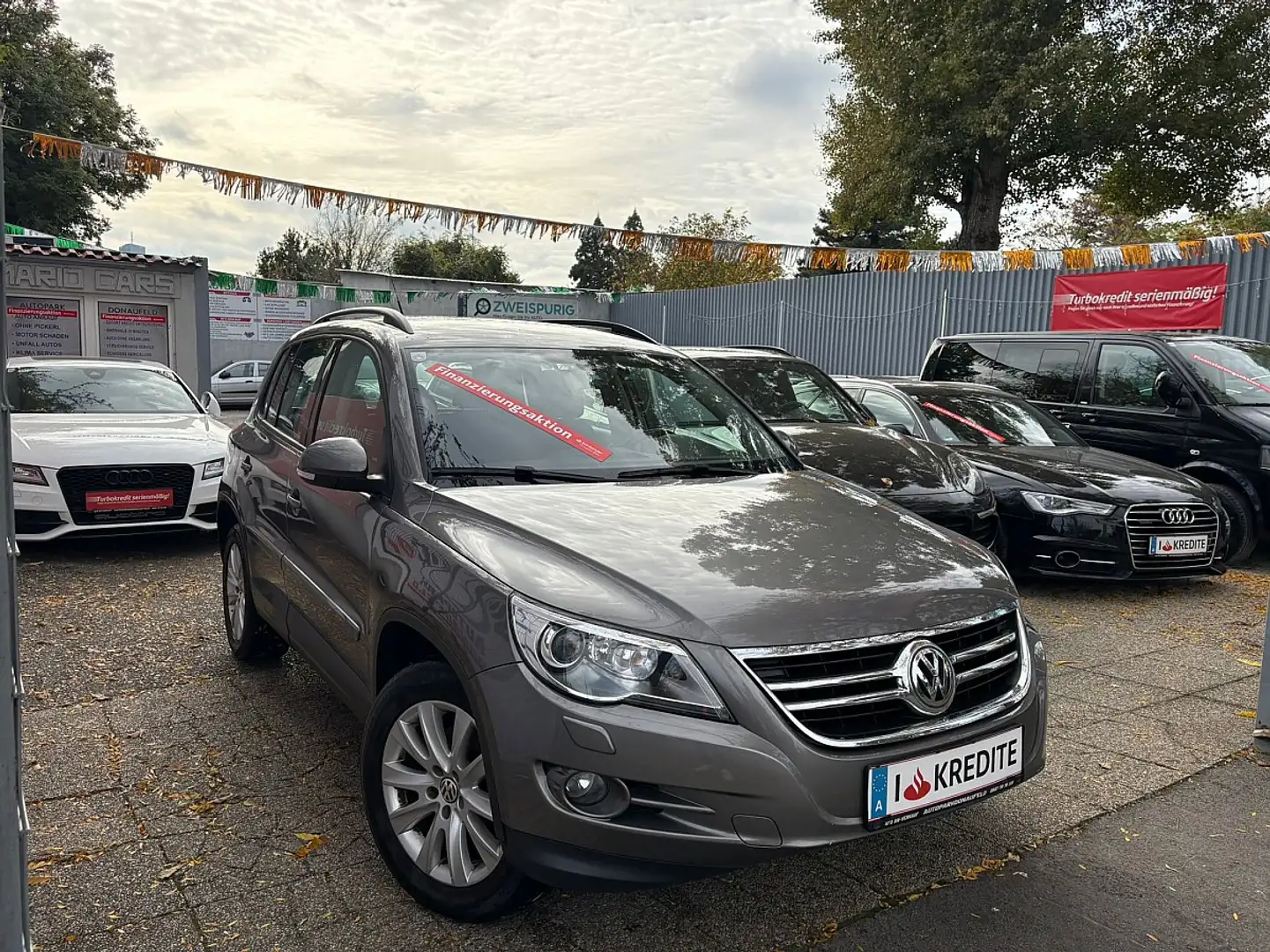 Volkswagen Tiguan Track 2,0 TDI CR DPF 4Motion*NEUES PICKERL*GEPF... Grau - 2