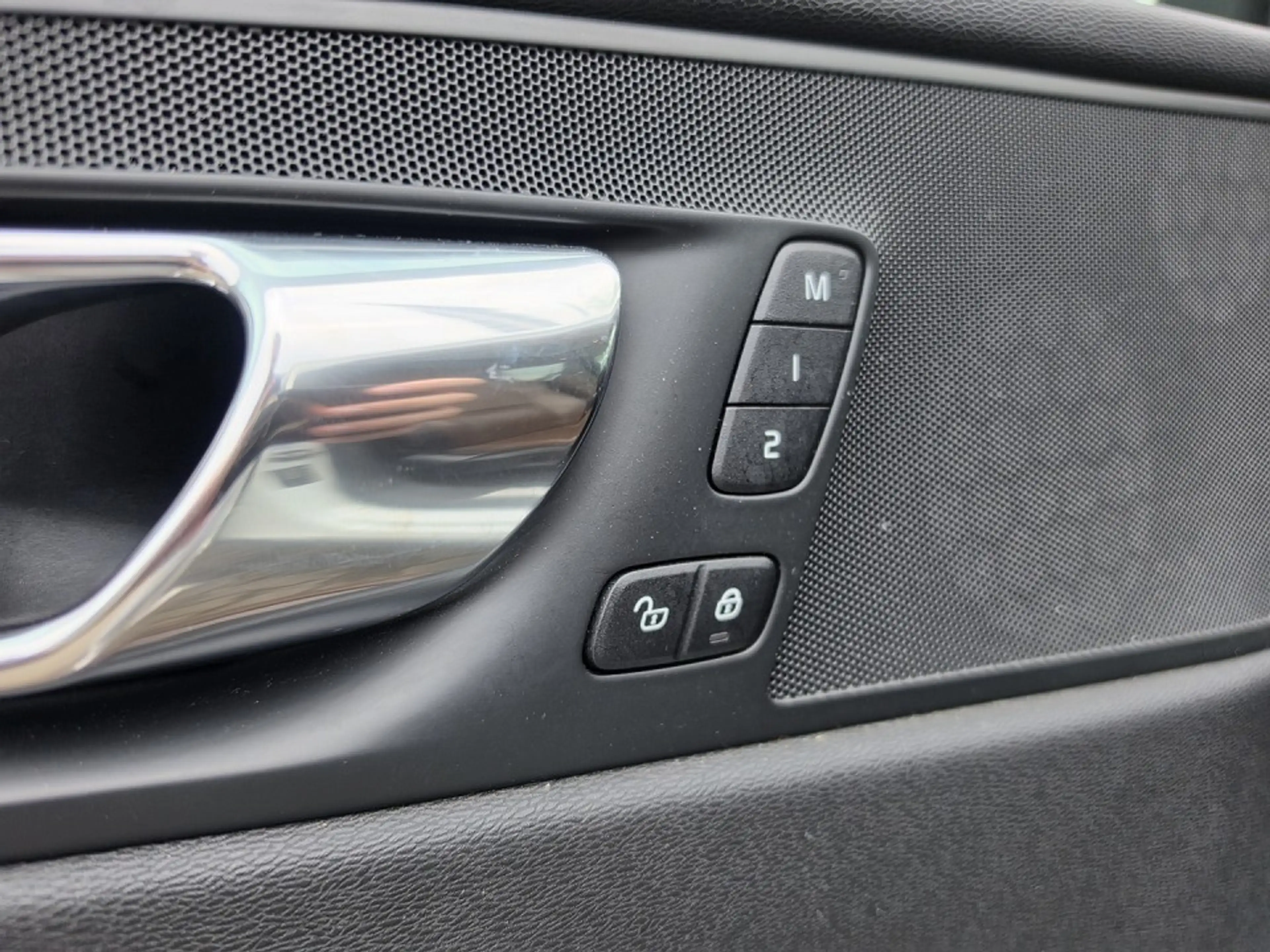 Volvo XC60 D5 (235 PS) AWD|AT8|Insc|Xenium-P|AHK — photo 7