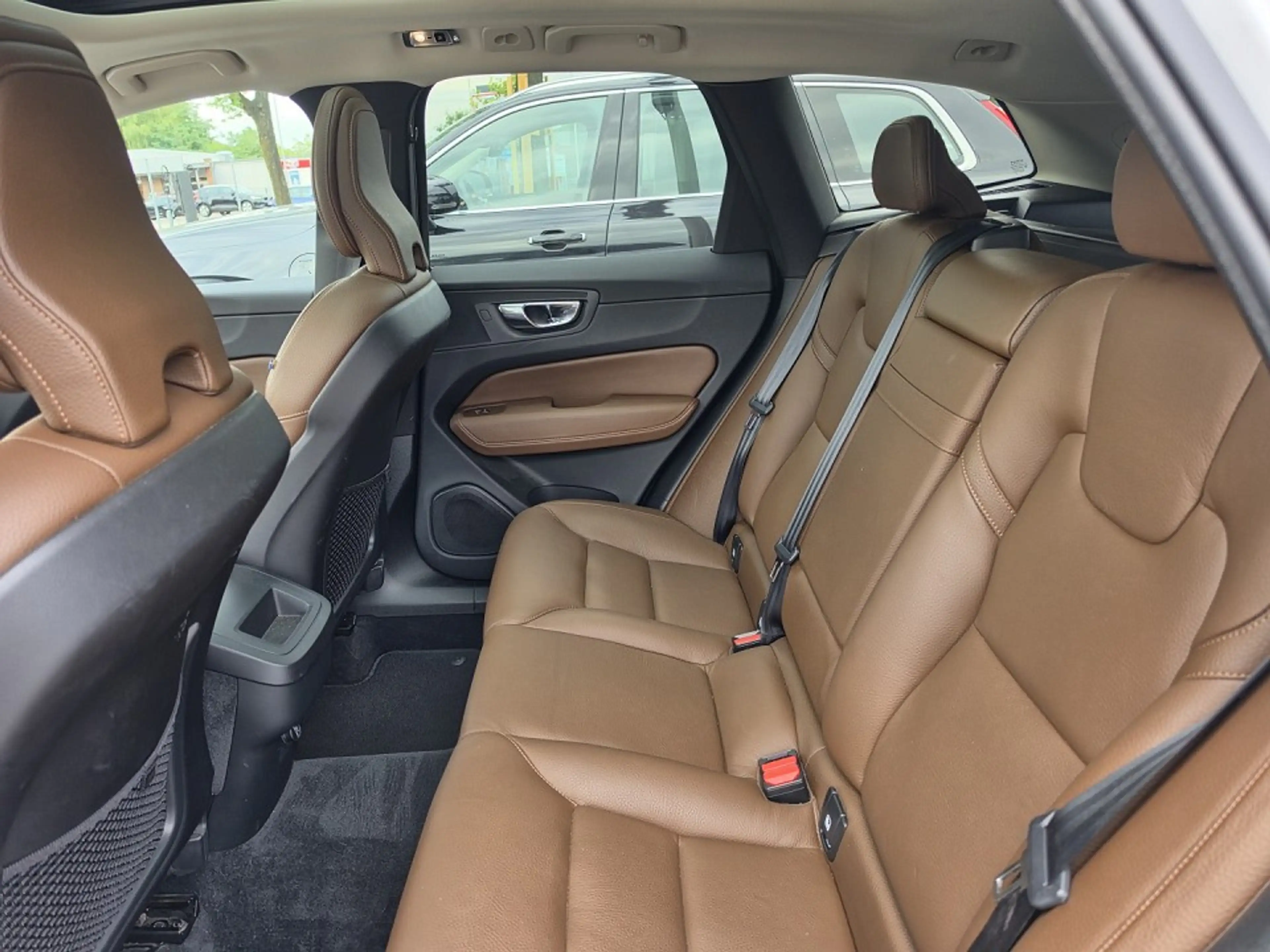 Volvo XC60 D5 (235 PS) AWD|AT8|Insc|Xenium-P|AHK — photo 5