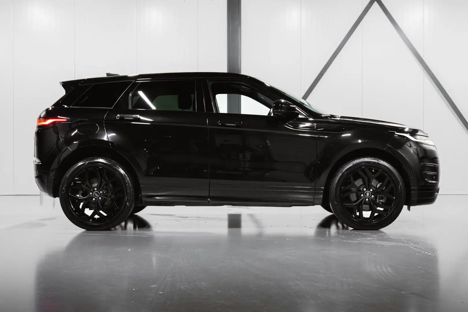 Land Rover Range Rover Evoque 1.5 P300e AWD R-Dynamic HSE | BLACKED OUT | Dealer Zwart - 2