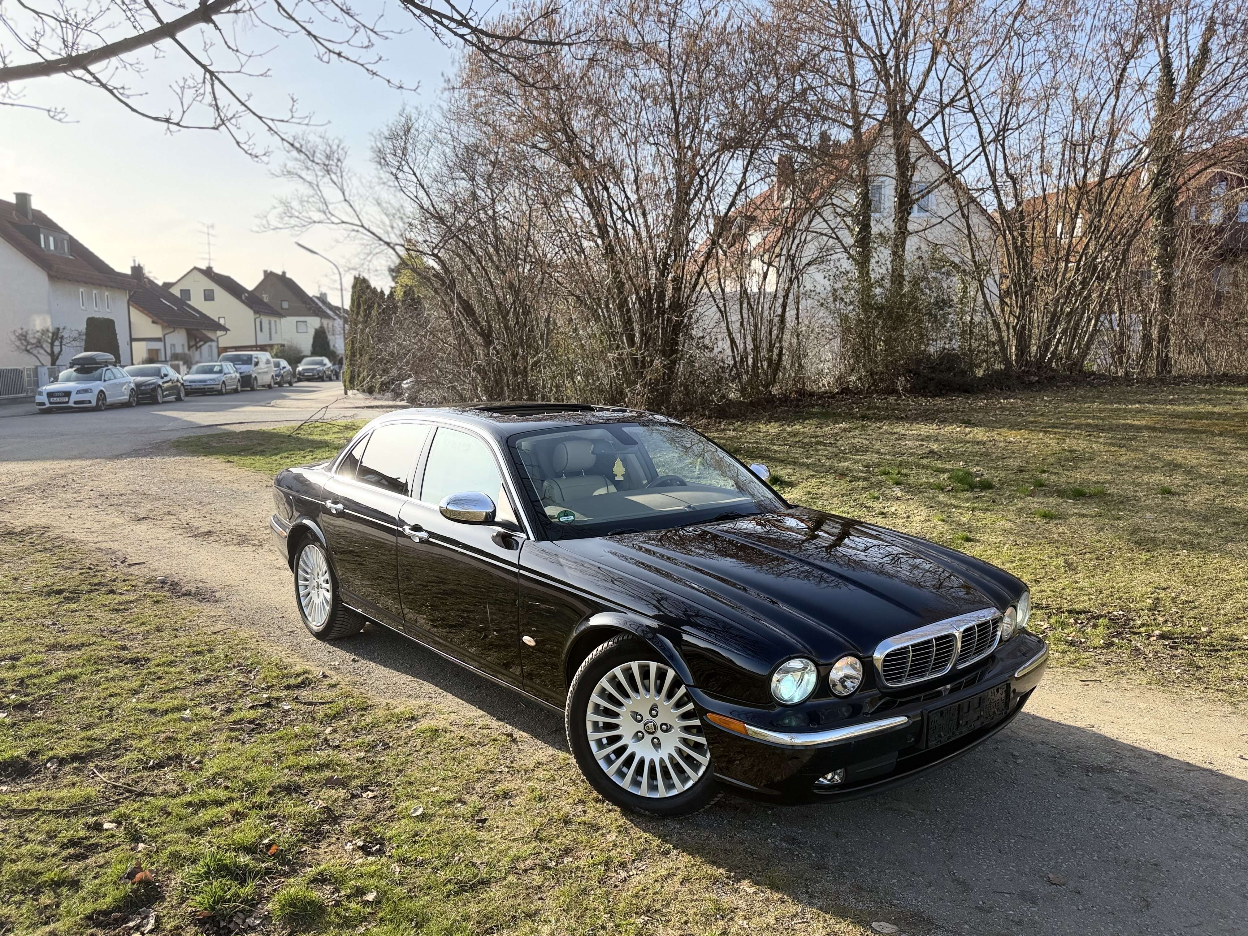Second hand Jaguar Xj6 