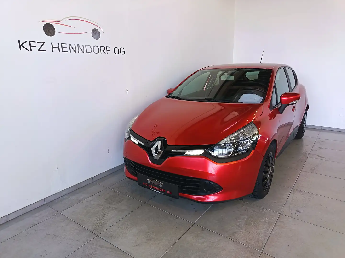 Renault Clio Expression ab € 130 / Monat Rot - 1