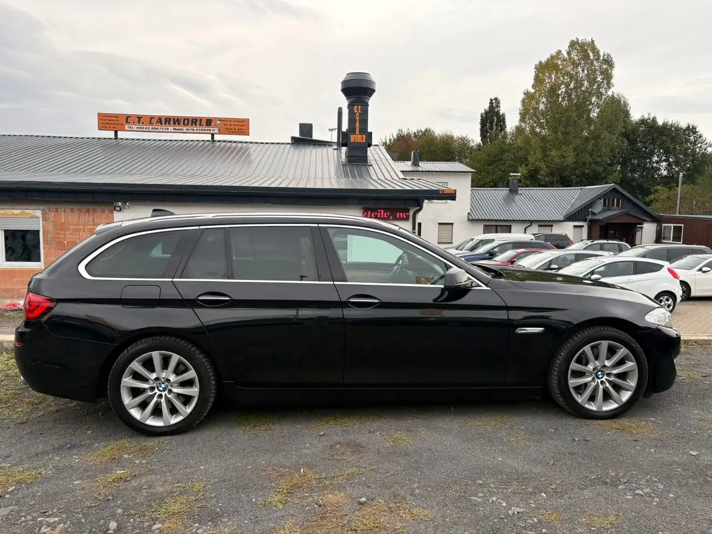 BMW 535 d xDrive AHK / SITZHEIZUNG / PANO Schwarz - 2