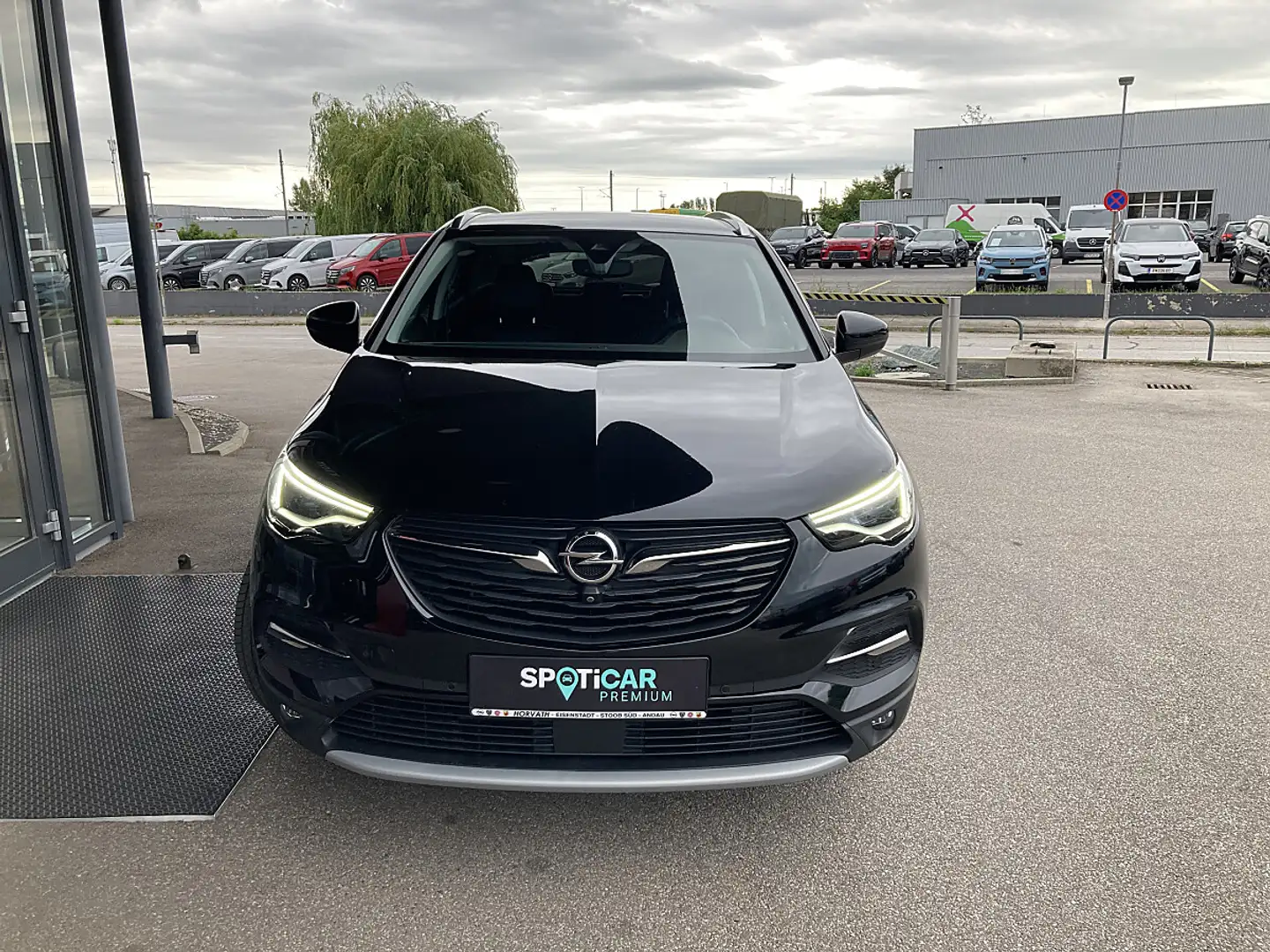 Opel Grandland X 1,6 Turbo PHEV Innovation Schwarz - 2