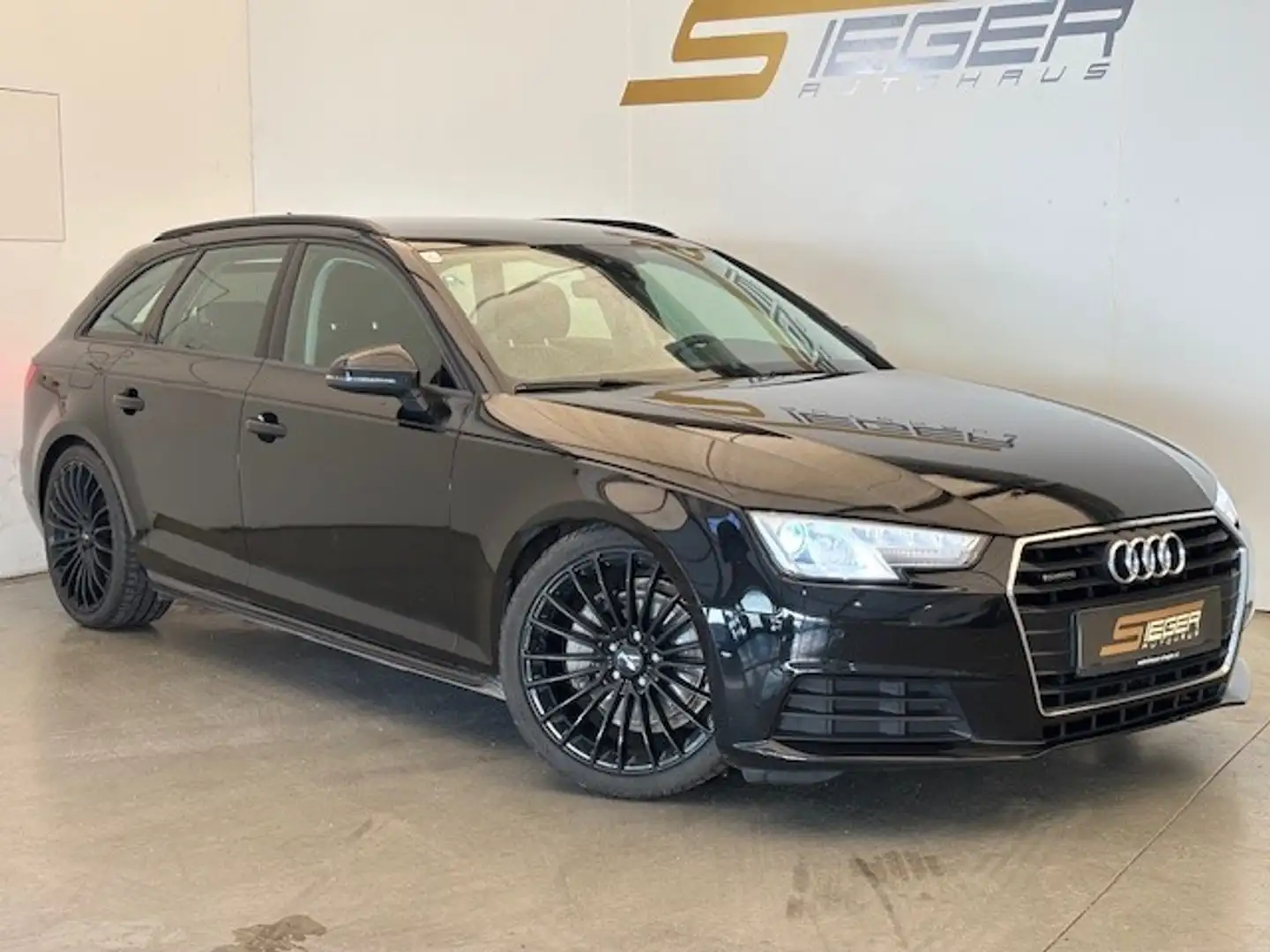 Audi A4 Avant 2,0 TDI quattro S-tronic Schwarz - 1