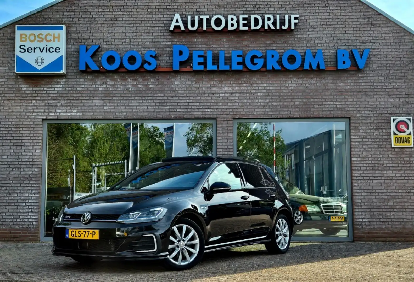 Volkswagen Golf 1.4 TSI PHEV GTE/PANORAMADAK/NIEUWSTAAT/VIRTUAL CO Zwart - 1