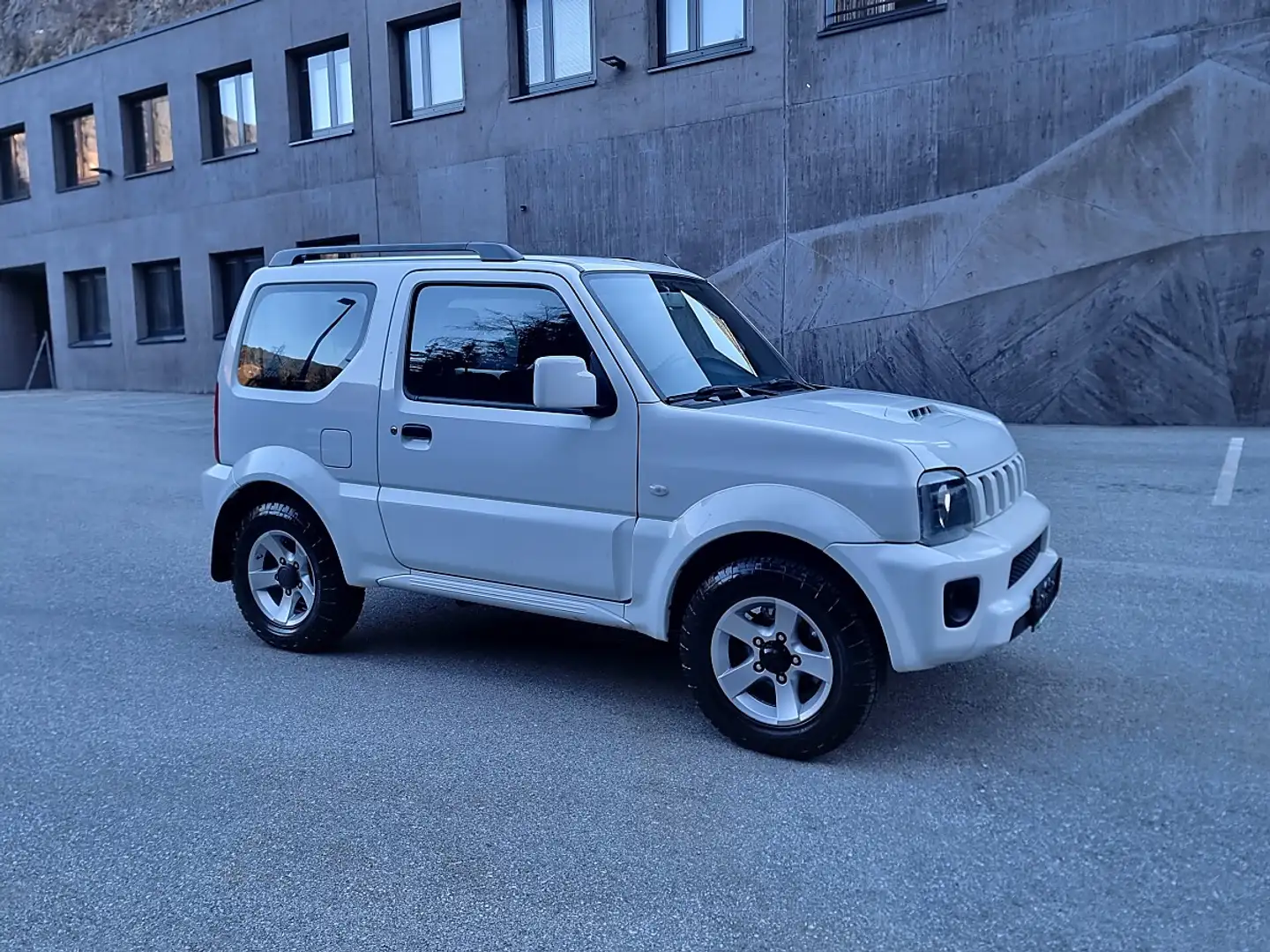 Suzuki Jimny 1,3 VX L2 special Aut. Weiß - 1