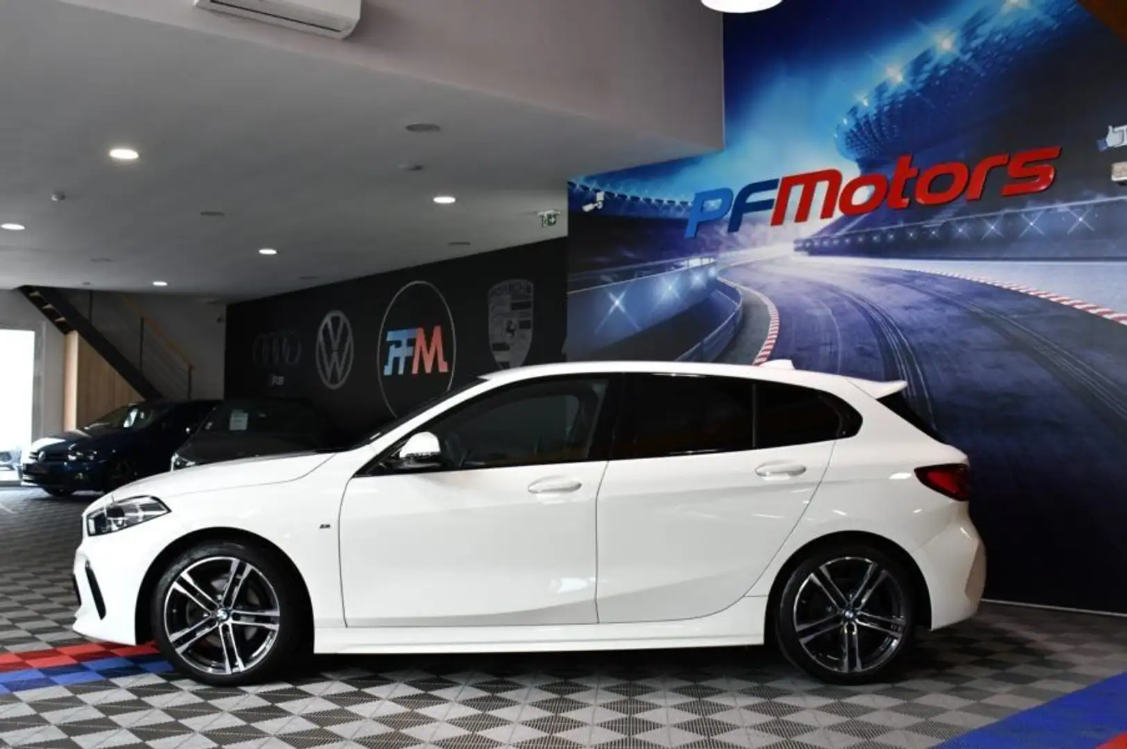 BMW 140 118iA 1.5 140 M-Sport BVA GPS Car Play LED Mode Régulateur JA 18 Blanc - 2