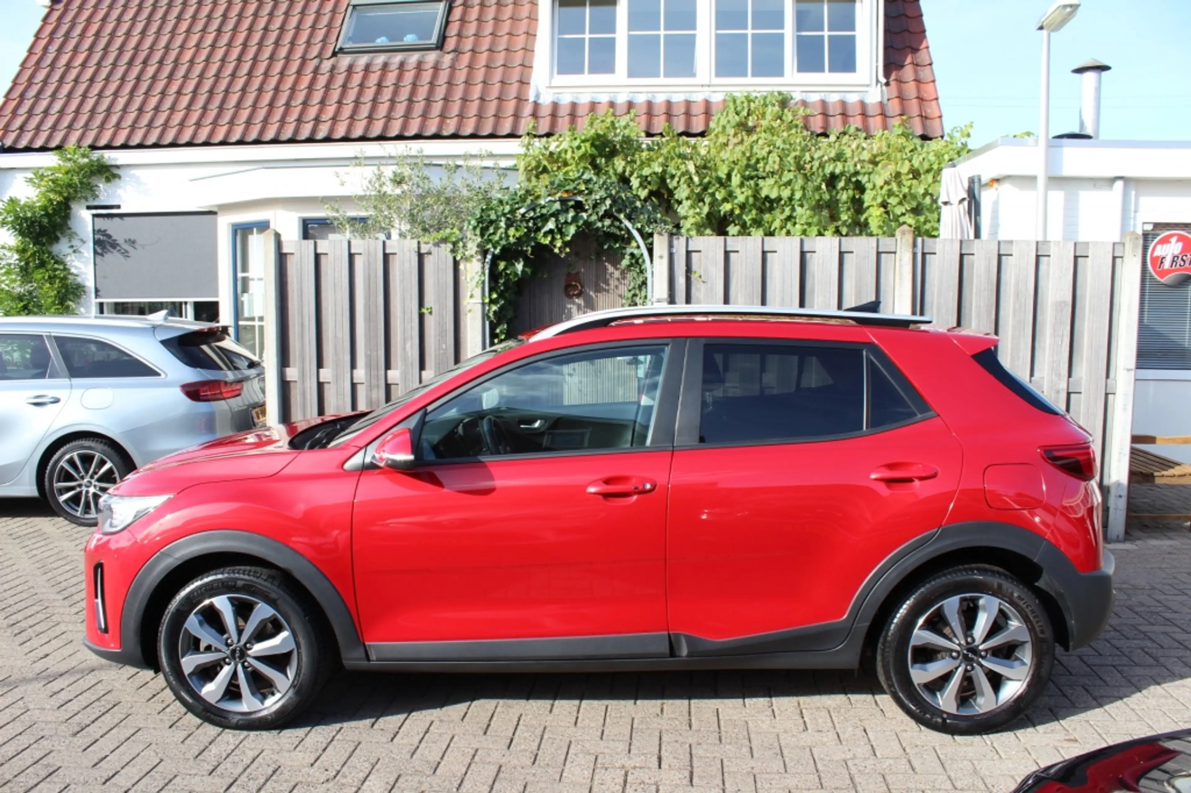 Kia Stonic 1.0 T-GDi MHEV Dynamic+Line — photo 3