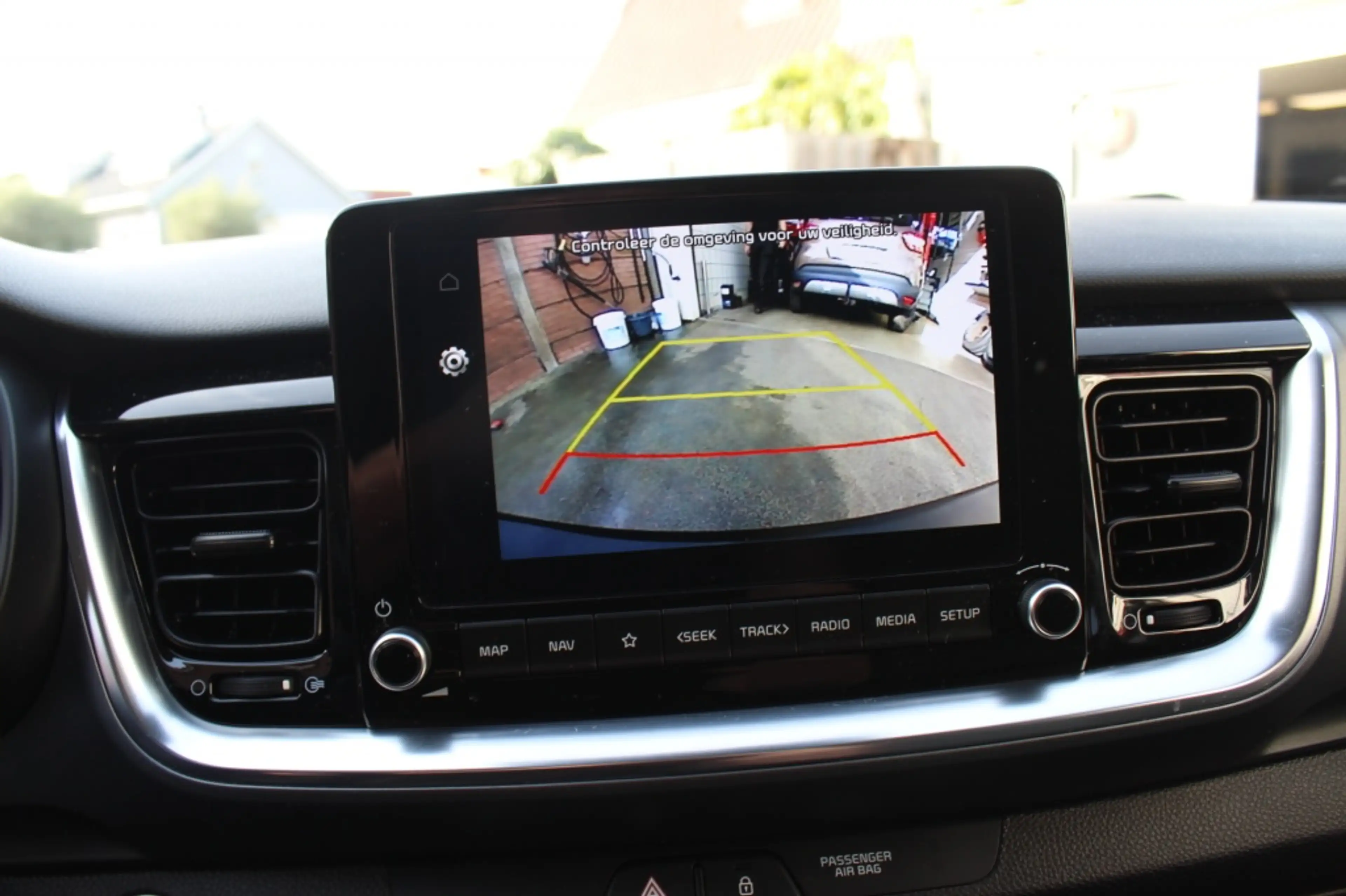Kia Stonic 1.0 T-GDi MHEV Dynamic+Line — photo 16