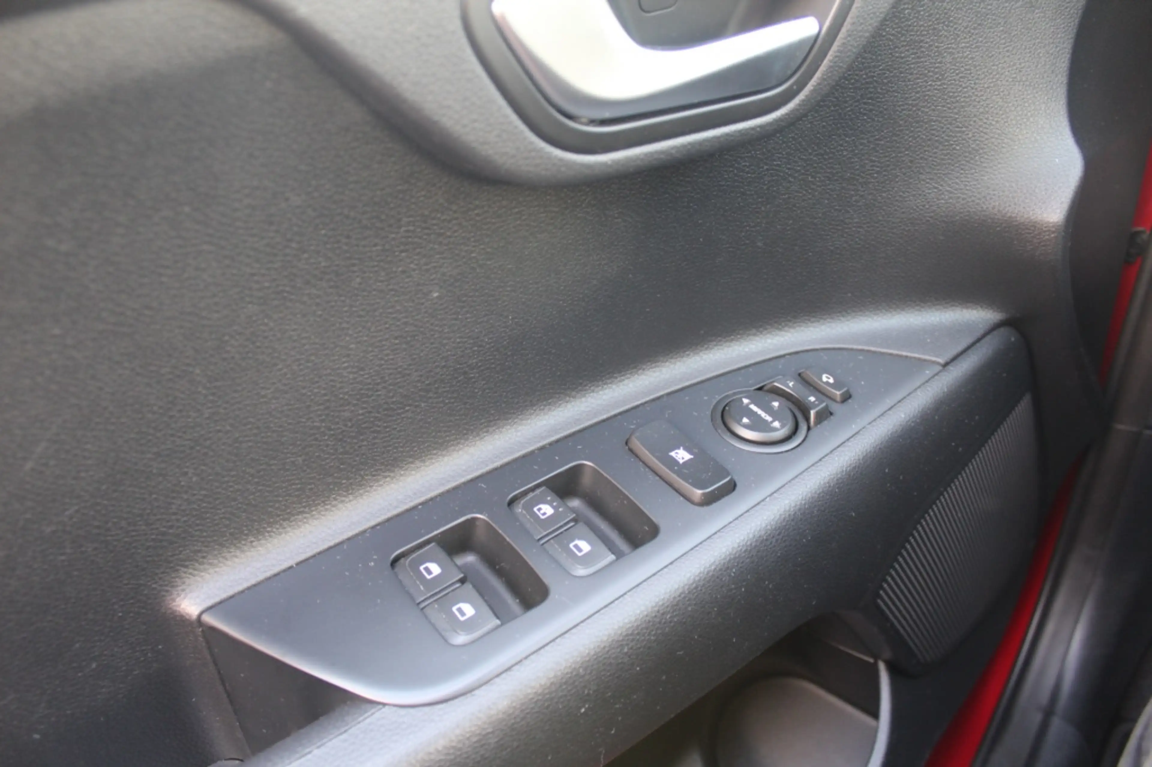 Kia Stonic 1.0 T-GDi MHEV Dynamic+Line — photo 17