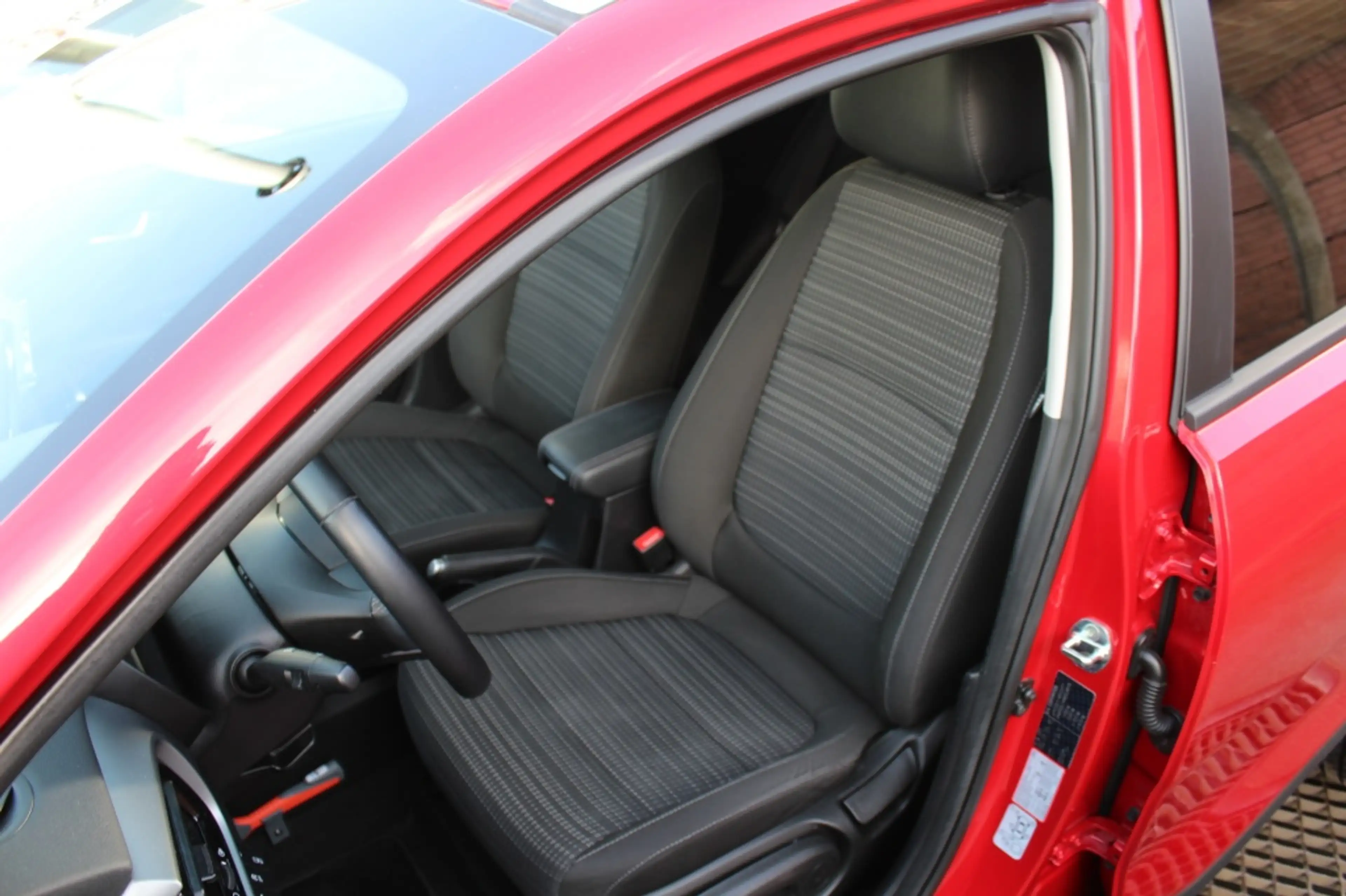Kia Stonic 1.0 T-GDi MHEV Dynamic+Line — photo 10