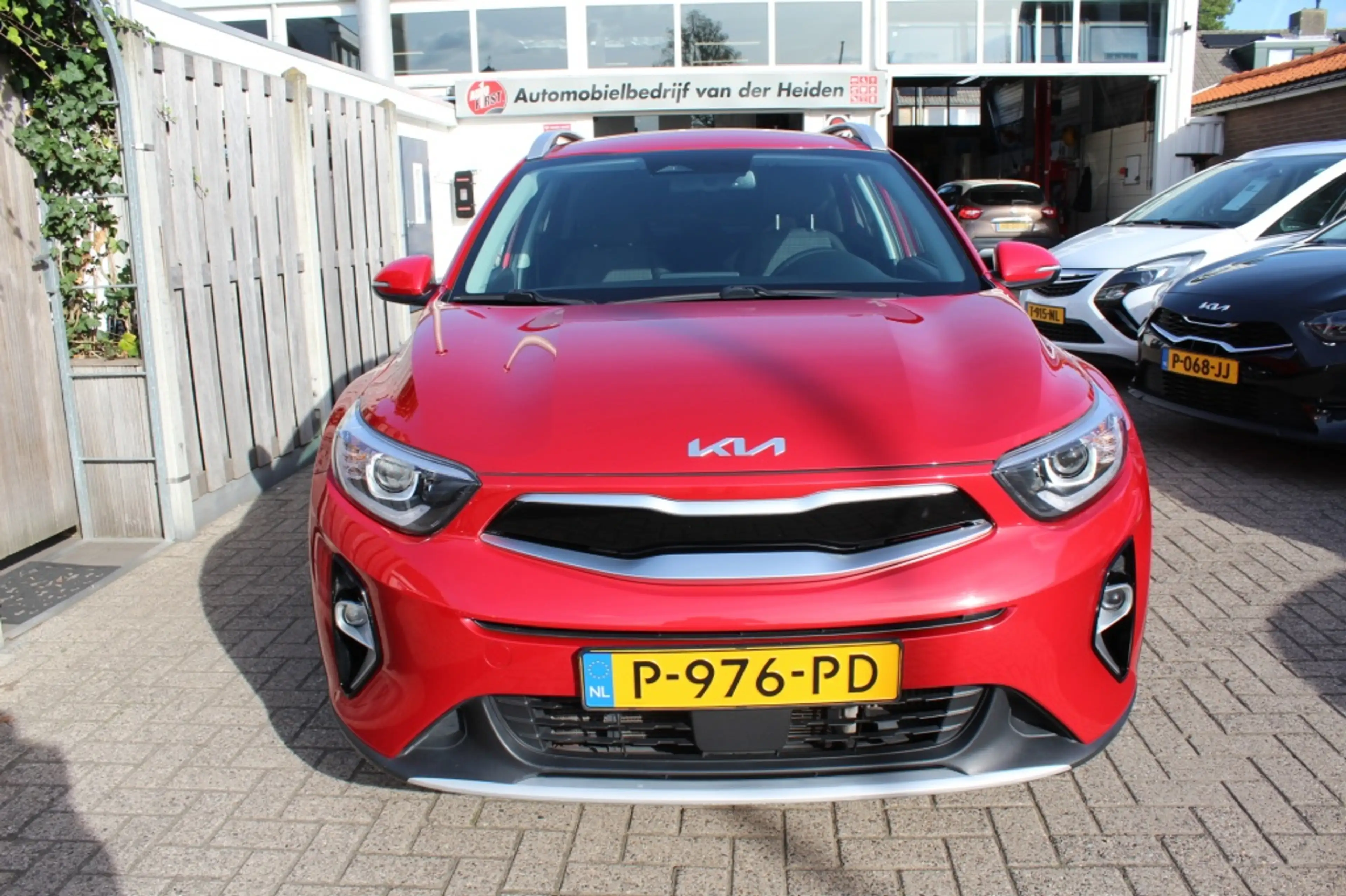 Kia Stonic 1.0 T-GDi MHEV Dynamic+Line — photo 8