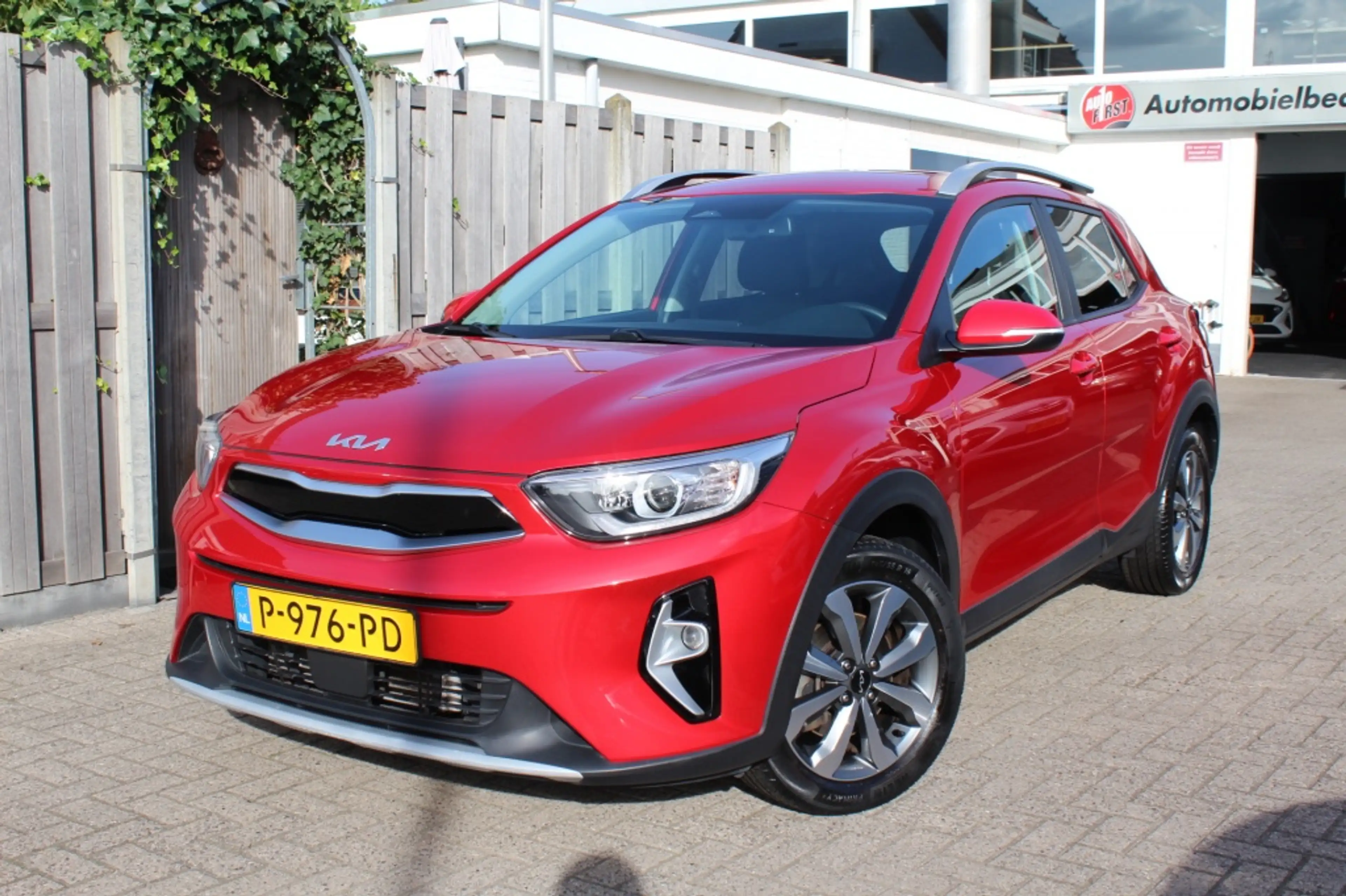 Kia Stonic 1.0 T-GDi MHEV Dynamic+Line — photo 2