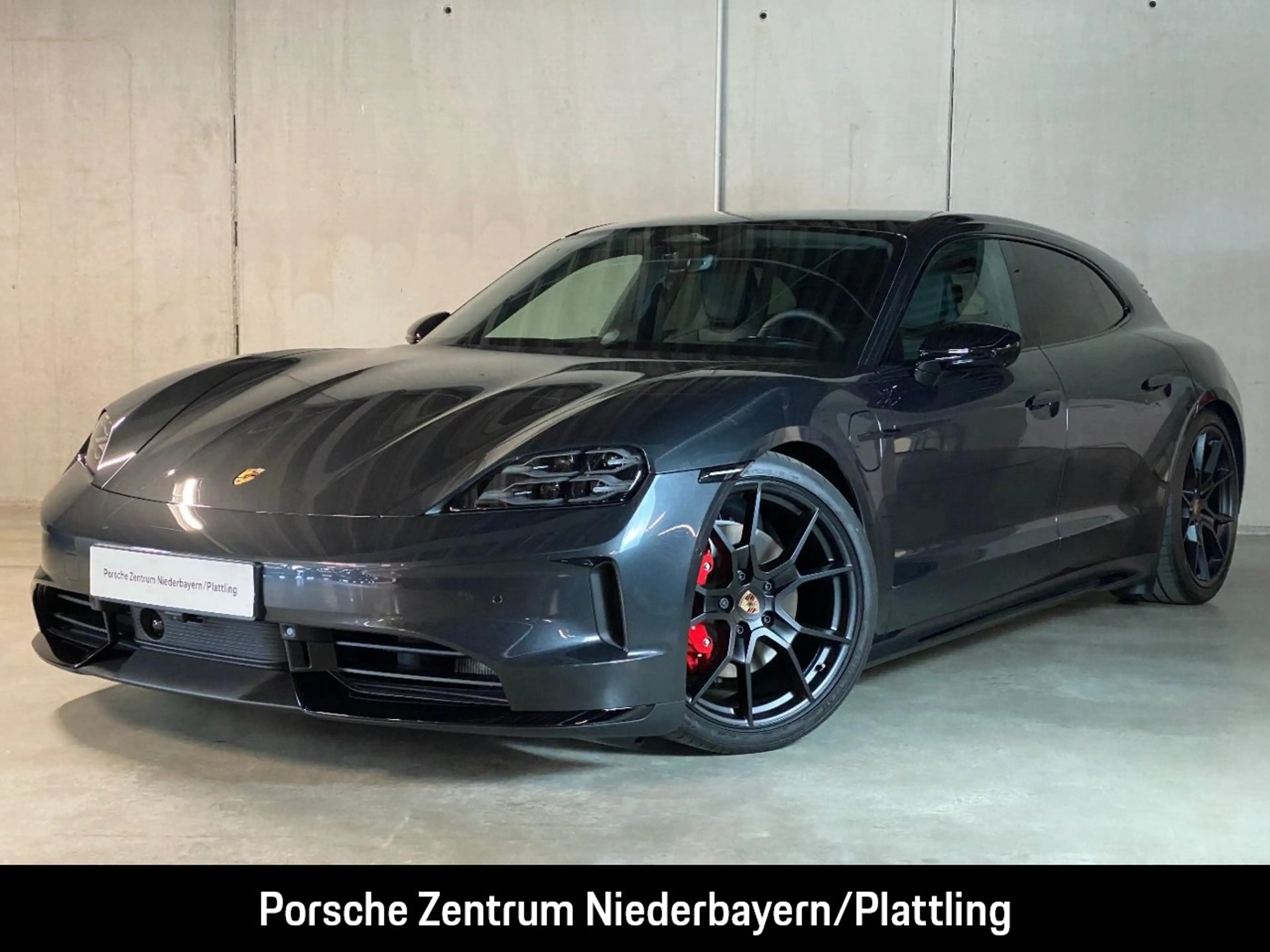 Porsche Taycan 4S Sport Turismo Black Edition | Panorama