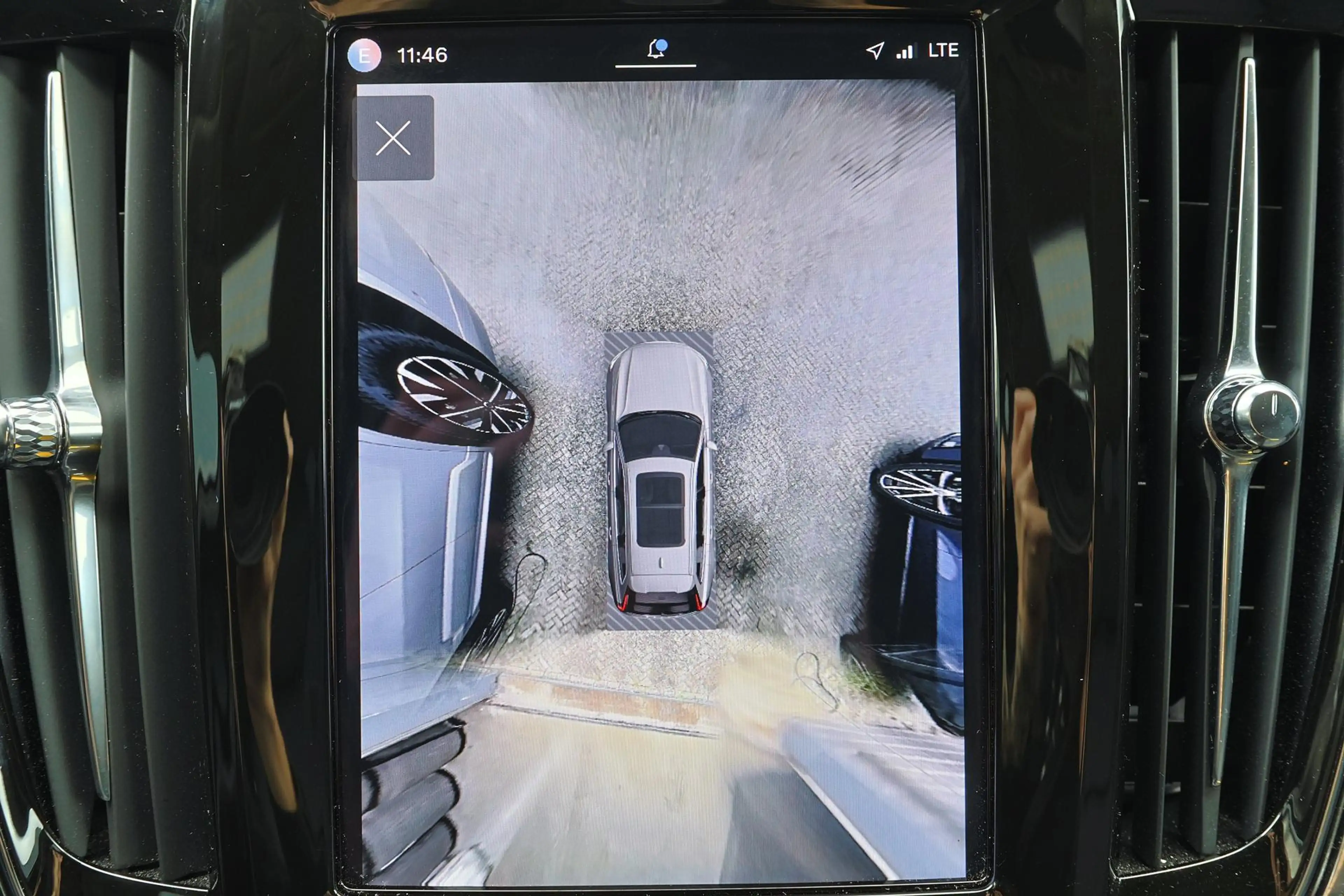 Volvo V90 T6 Recharge AWD Plus Dark - IntelliSafe Assist & S — photo 8