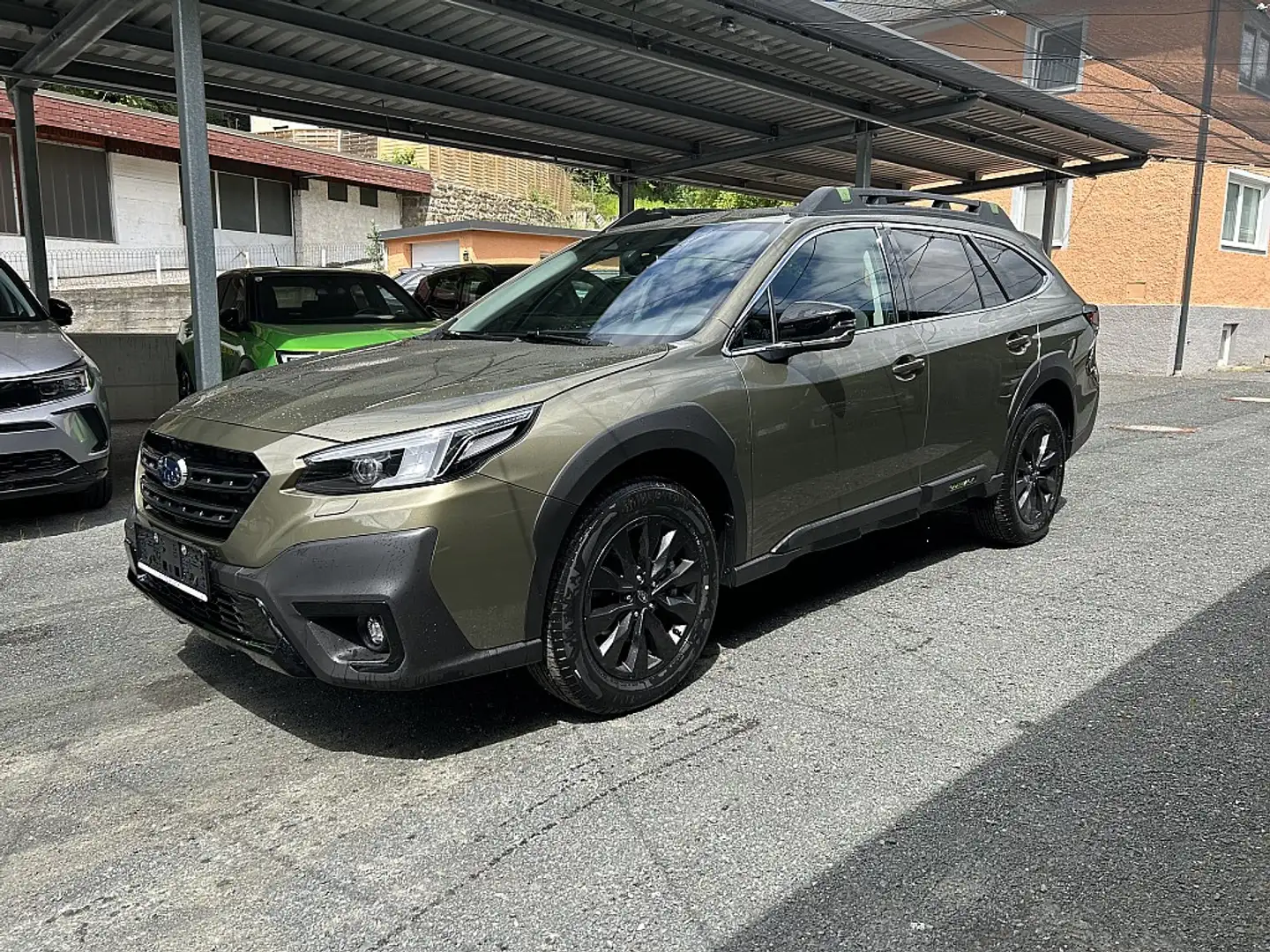 Subaru OUTBACK Outback 2,5i Adventure AWD CVT Groen - 1