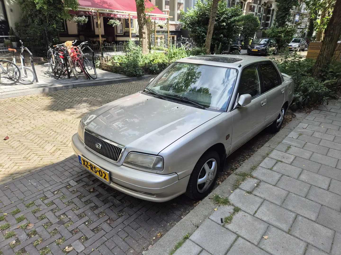 Daihatsu Applause 1.6 Zilver - 1