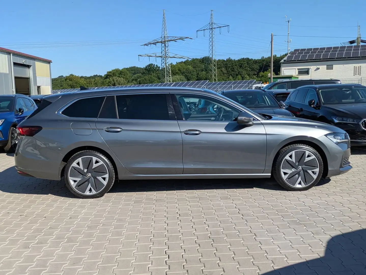 Skoda Superb 2.0 TDI 4x4 Selection MATRIX*AHK*PANO*19" Gris - 2