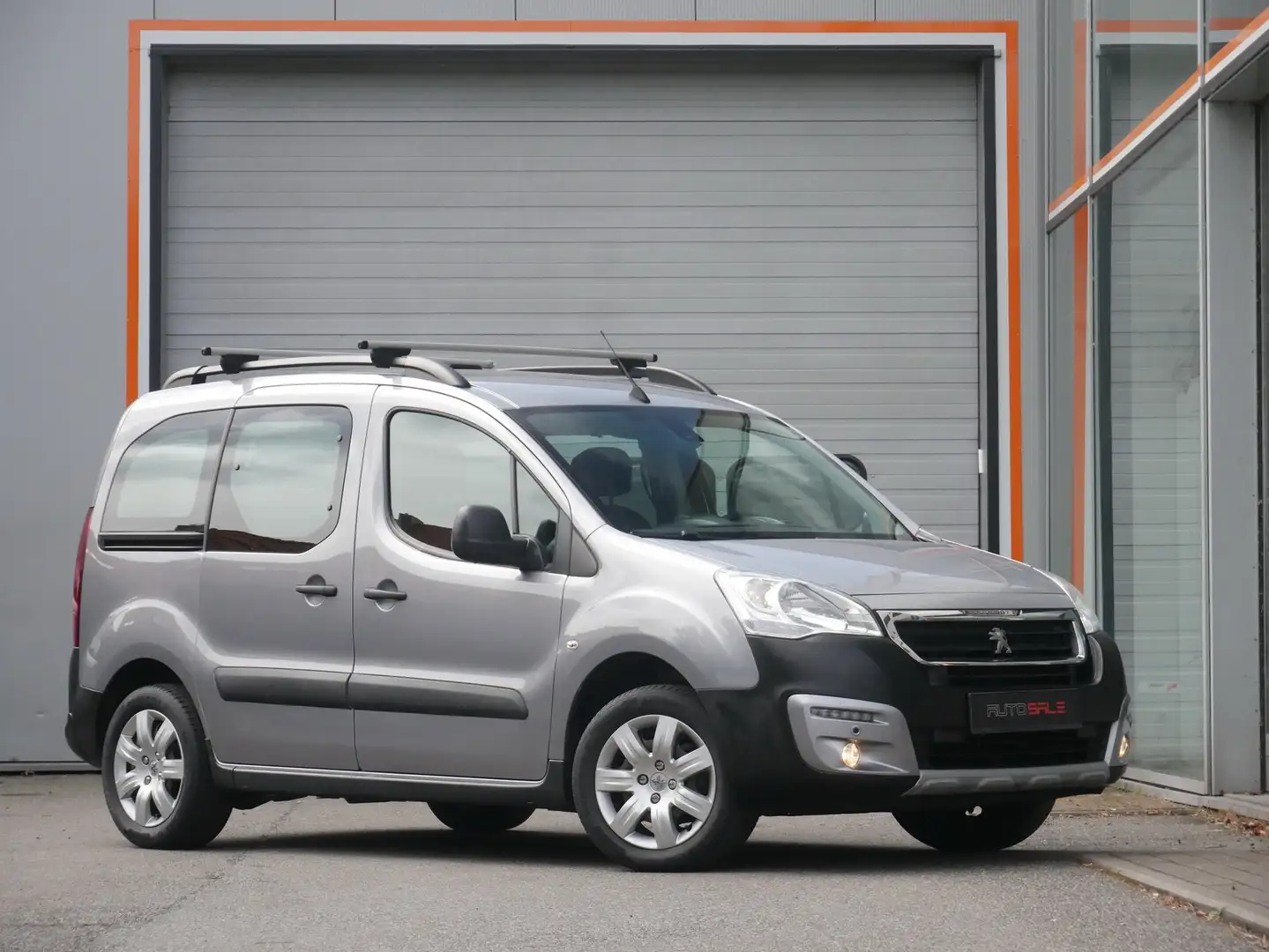 Peugeot Partner Tepee 1.2 PureTech CAMERA CARPLAY NAVI Gris - 2