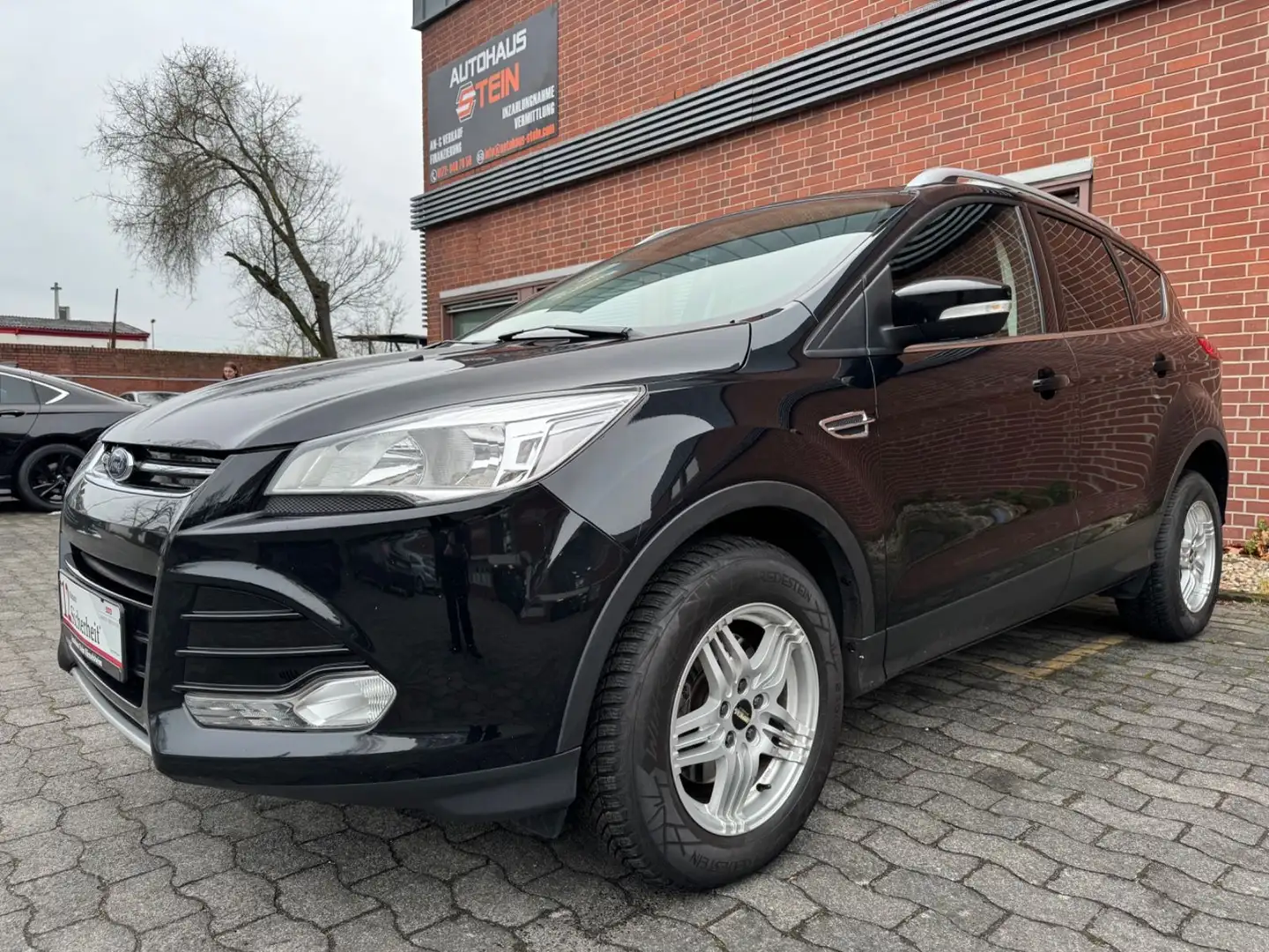 Ford Kuga Titanium T.LEDER*TEMPO*PDC*SPRTZ*SHZ*1.HAND Noir - 1