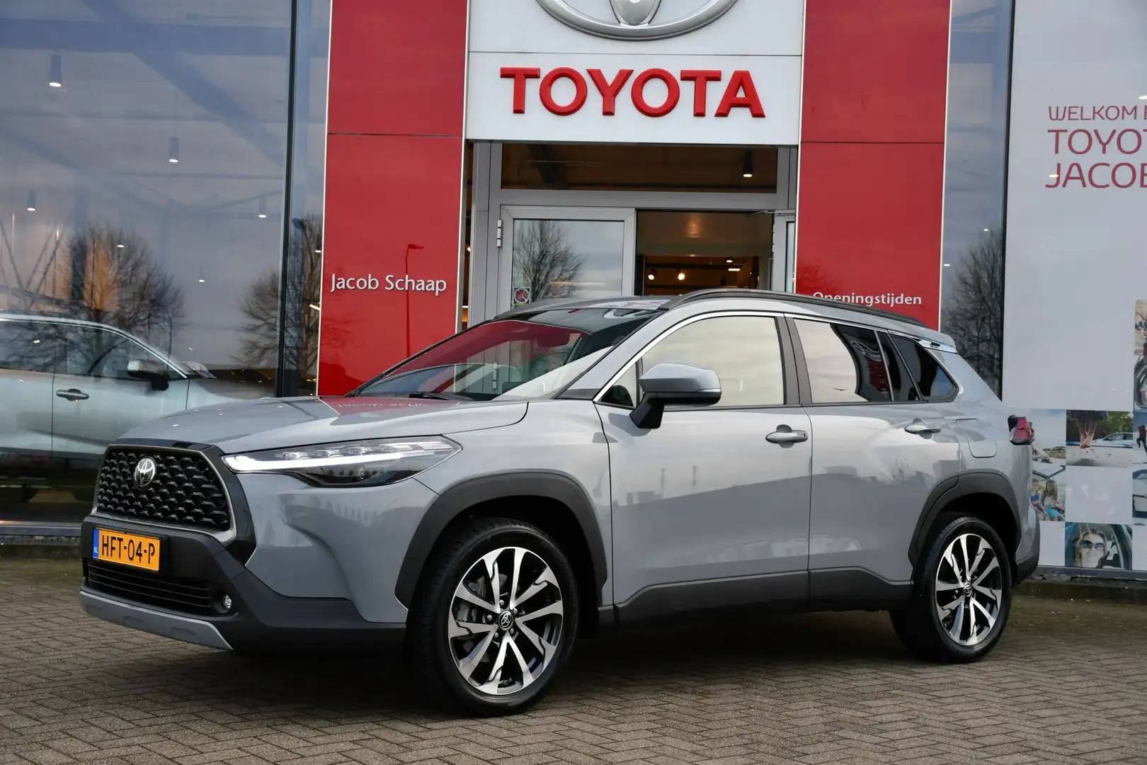 Toyota Corolla Cross Hybrid 140 Style Automaat 140pk | BSM | Cloud Navi Grau - 1