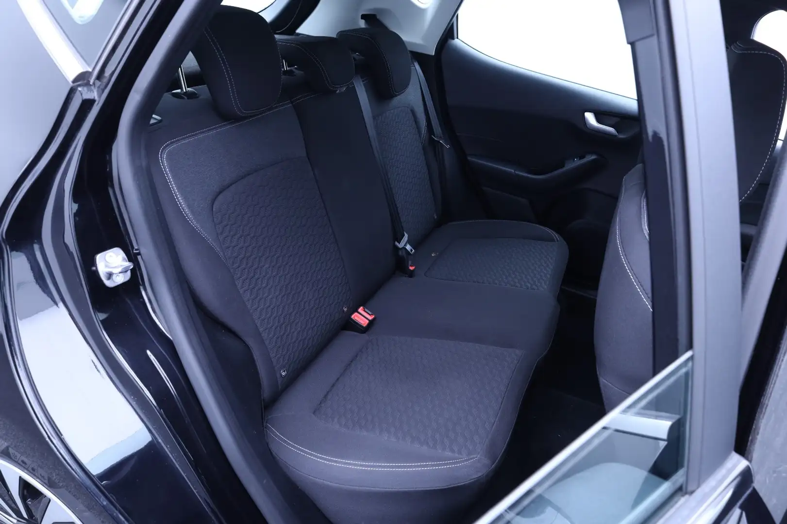 Ford Fiesta 1.0 EcoBoost Hybrid Titanium | Winter Pakket | Com Zwart - 2