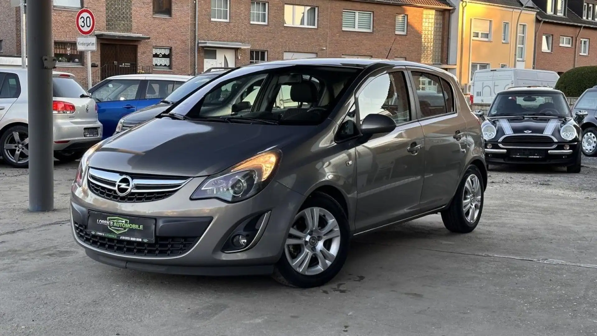 Opel Corsa D Innovation*Tempo*Klima*Alus*Pdc*Shz* Grau - 1