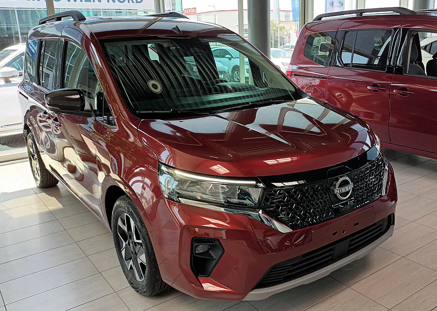 Nissan Townstar Townstar EV Tekna L1 2,2t 45kWh Красный - 2