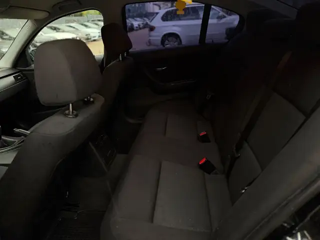BMW 3 Series view 13