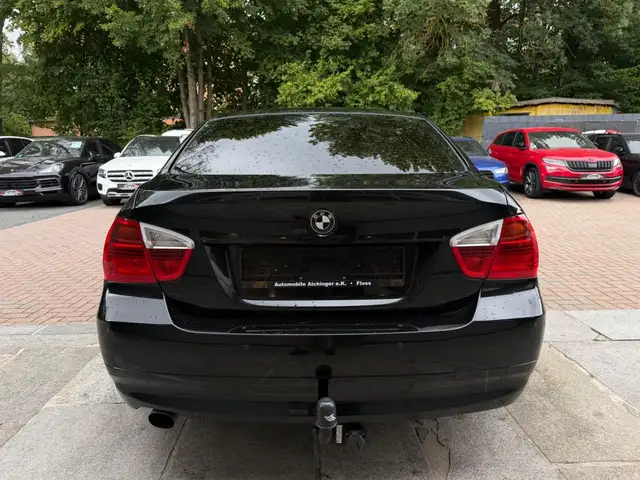 BMW 3 Series view 6