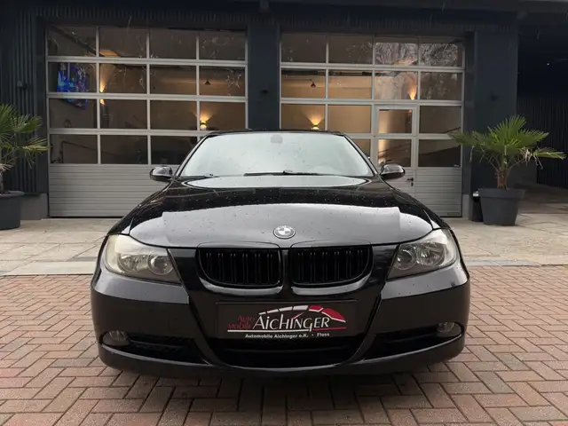 BMW 3 Series view 2