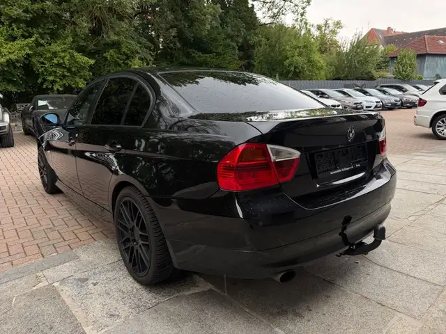 BMW 3 Series view 7