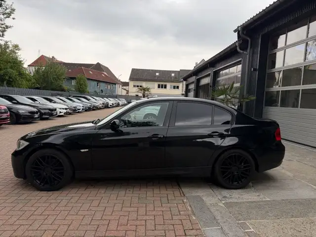 BMW 3 Series view 8