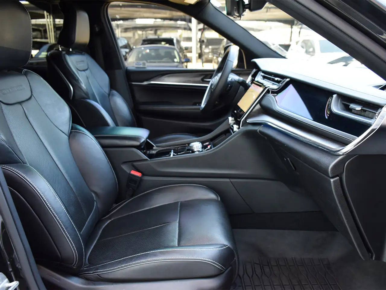 Jeep Grand Cherokee снимка Jeep Grand Cherokee