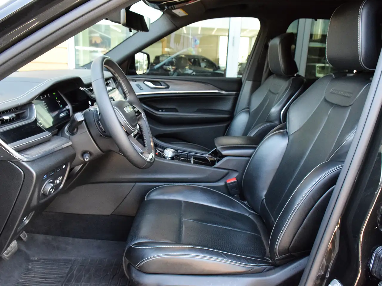 Jeep Grand Cherokee снимка Jeep Grand Cherokee
