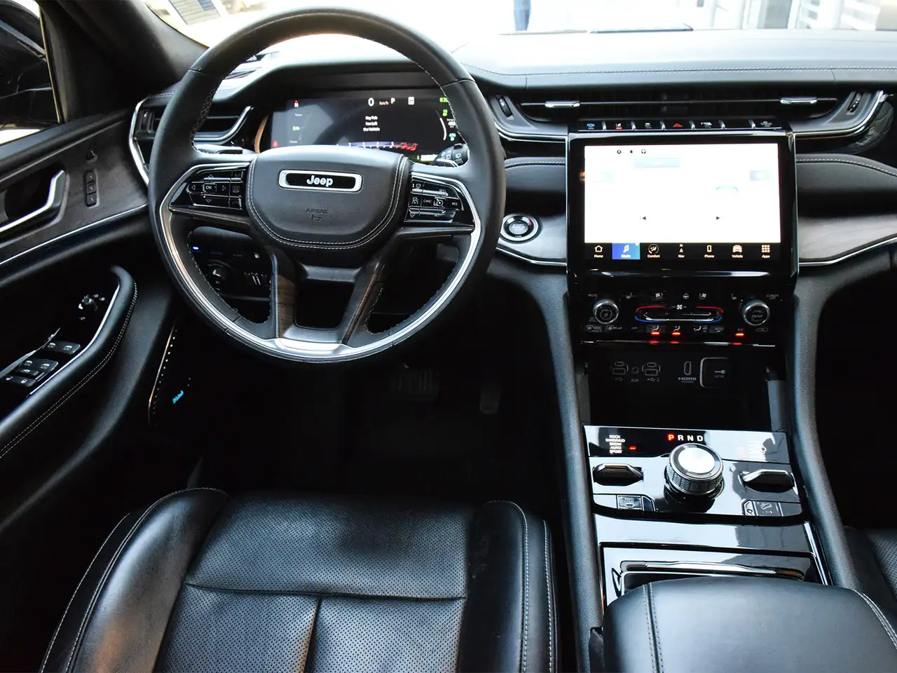 Jeep Grand Cherokee снимка Jeep Grand Cherokee