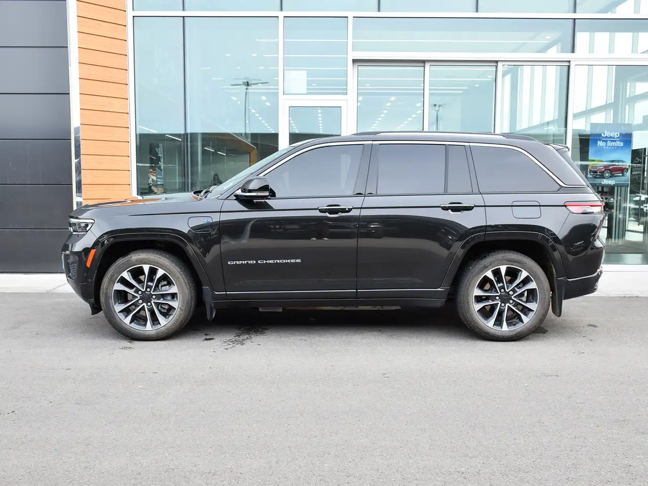 Jeep Grand Cherokee снимка Jeep Grand Cherokee
