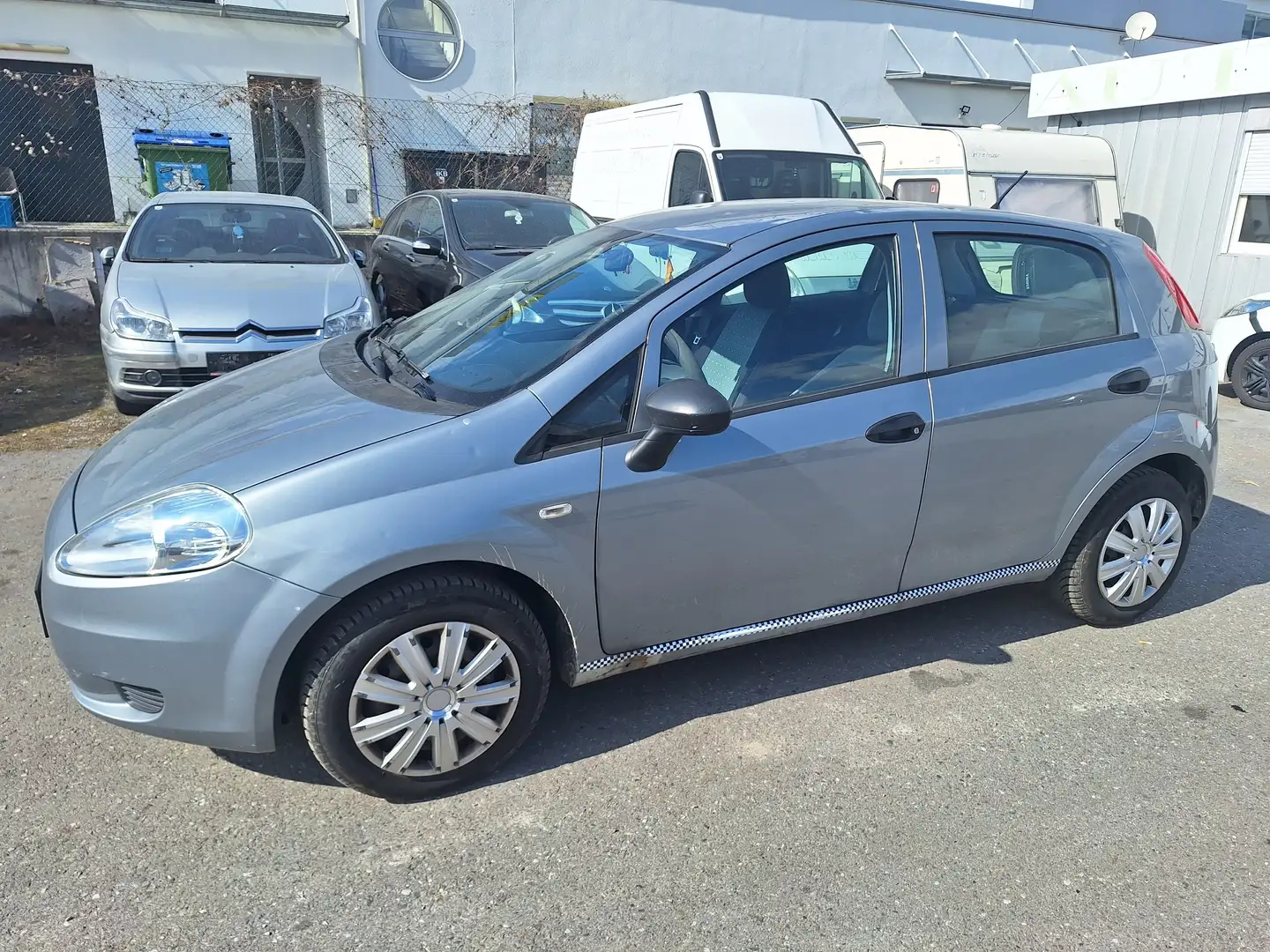 Fiat Grande Punto 1.2 8V Actual Hagel sichtbar Grau - 2