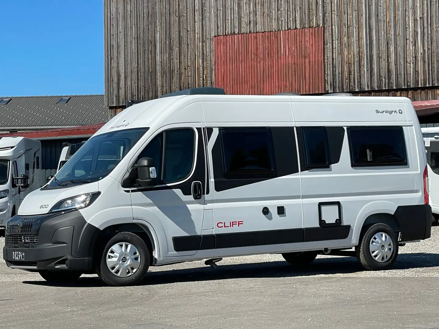 Sunlight Camper Van Cliff 600 Entry, mit AHK und Navi+RfK Weiß - 1
