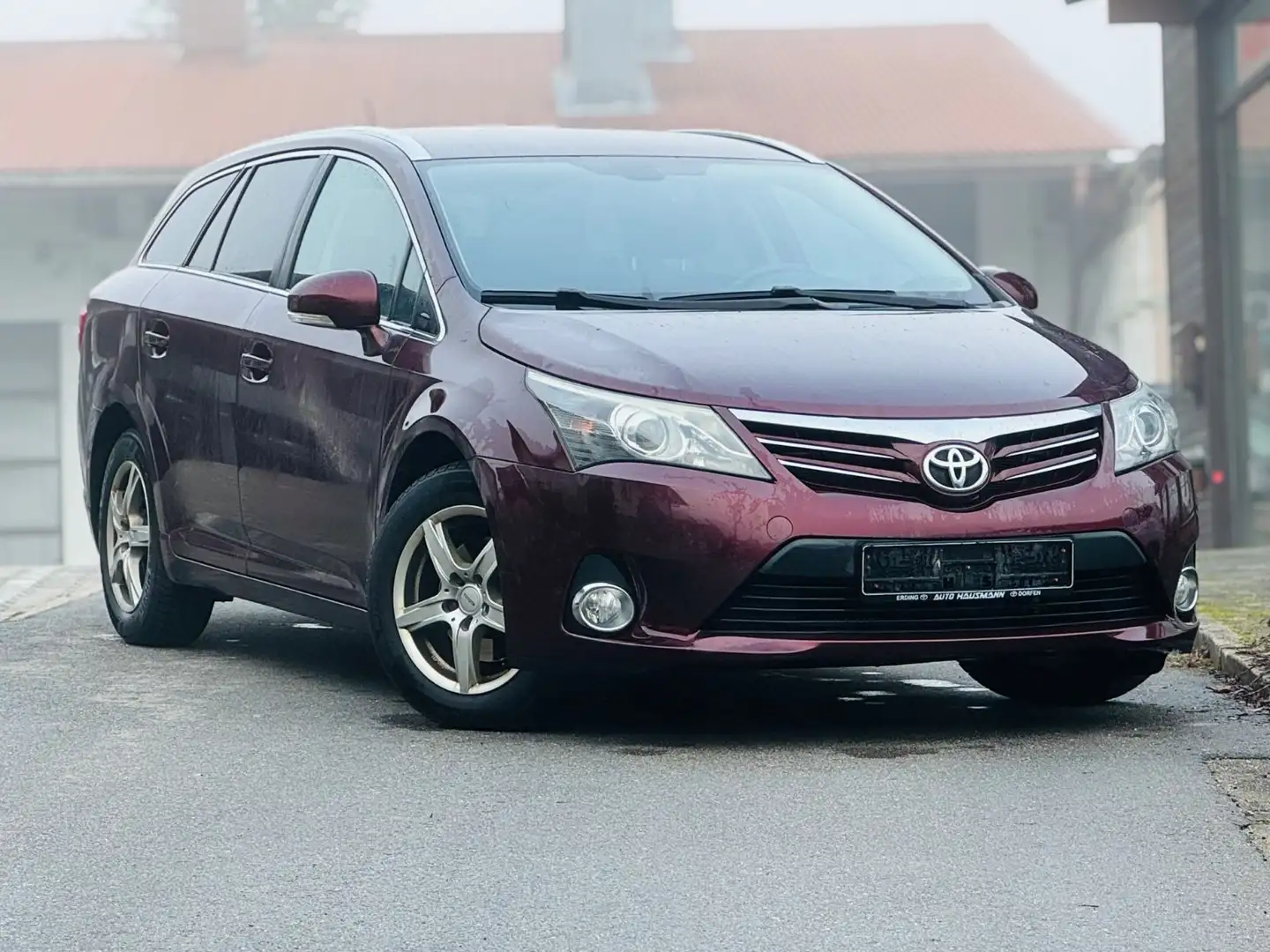 Toyota Avensis Kombi Edition Brun - 1