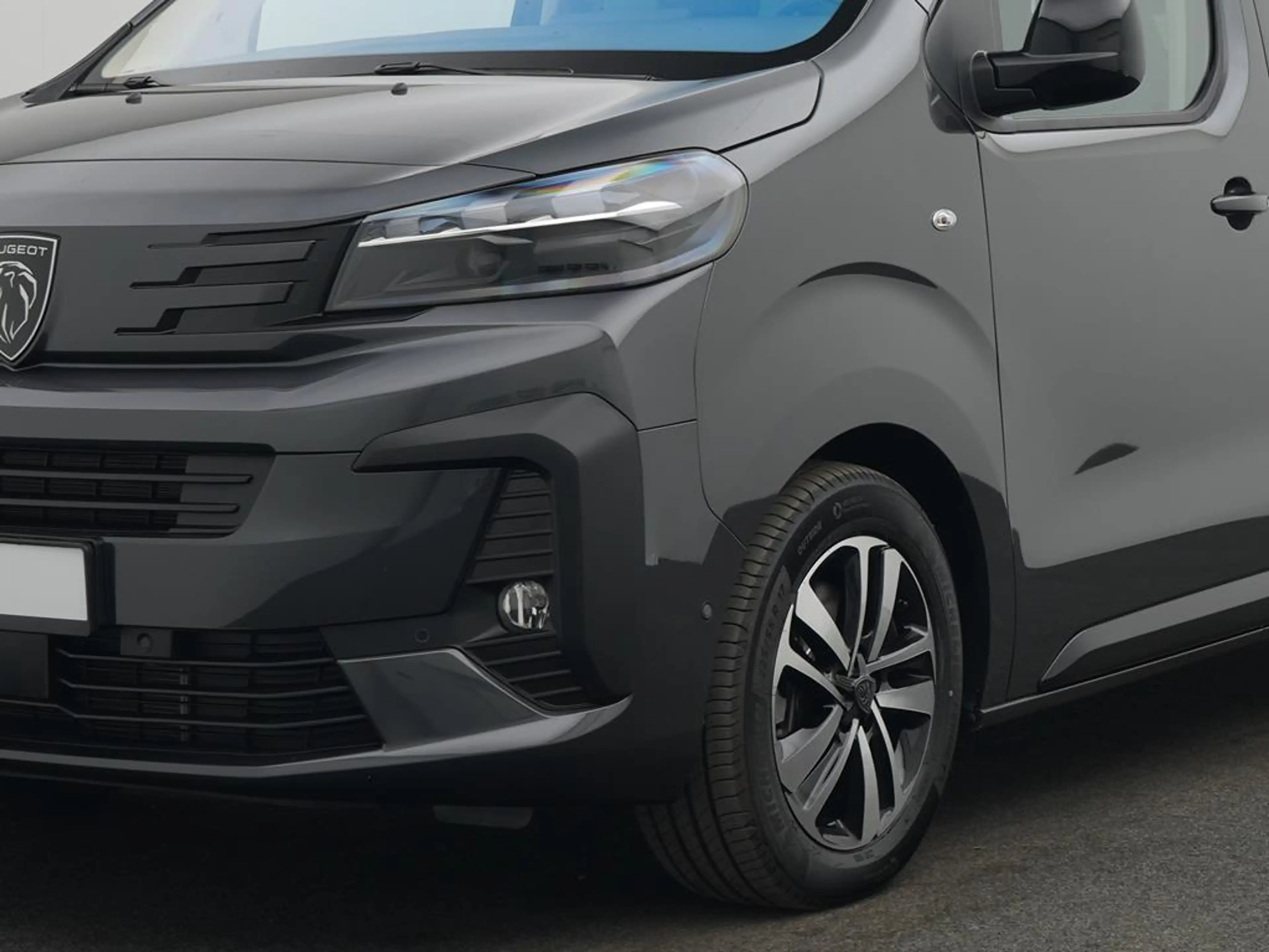 Peugeot Traveller Allure L2 Diesel 180 EAT8 — photo 9